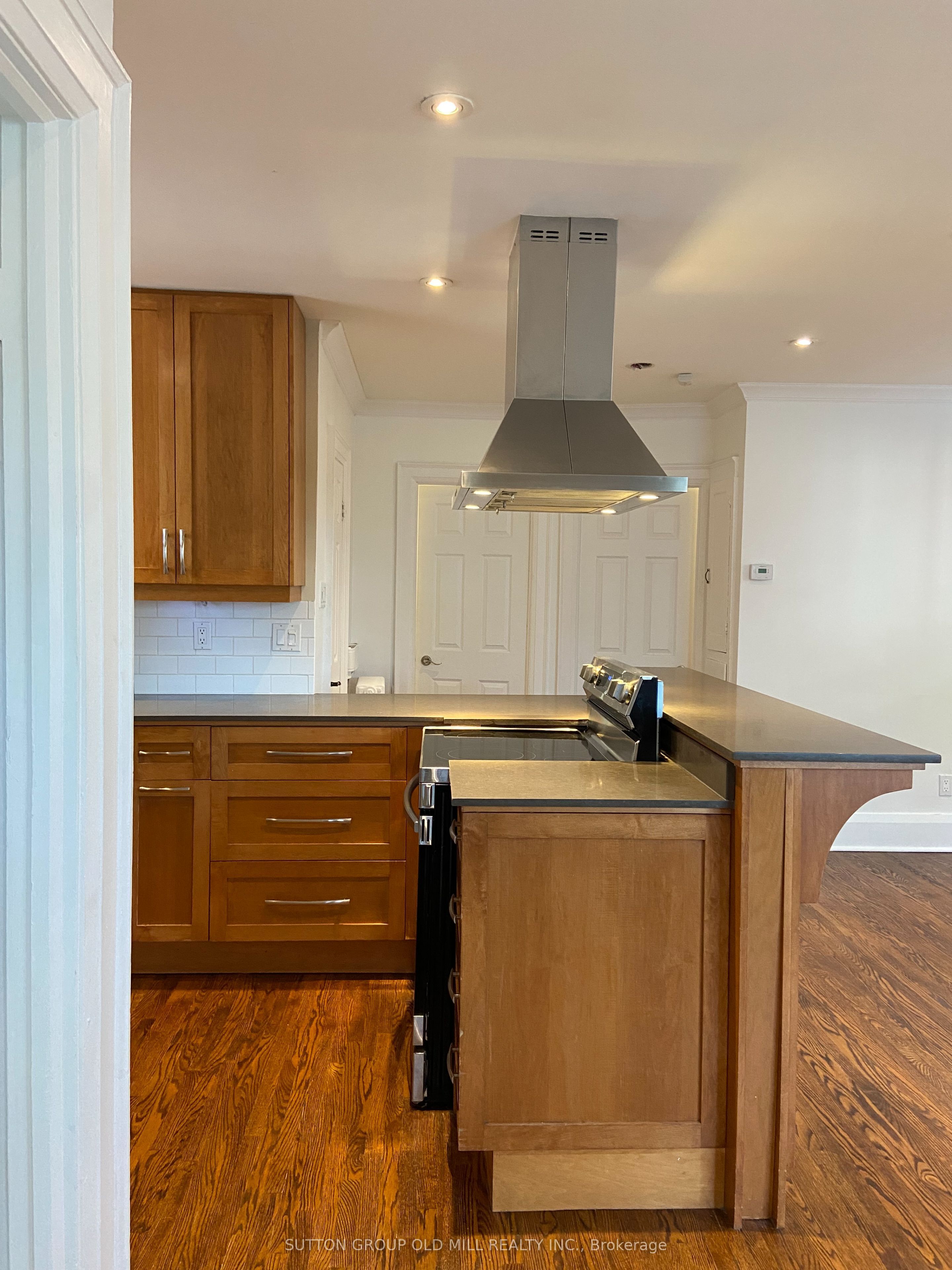 46 Richard Avenue, Toronto, ON M4L 1W9 photo 5