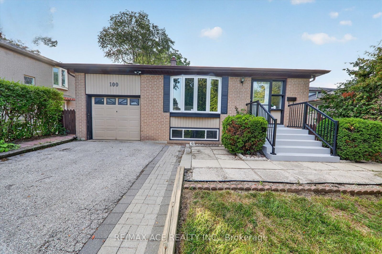 100 Merkley Square, Toronto, ON M1G 2Y7