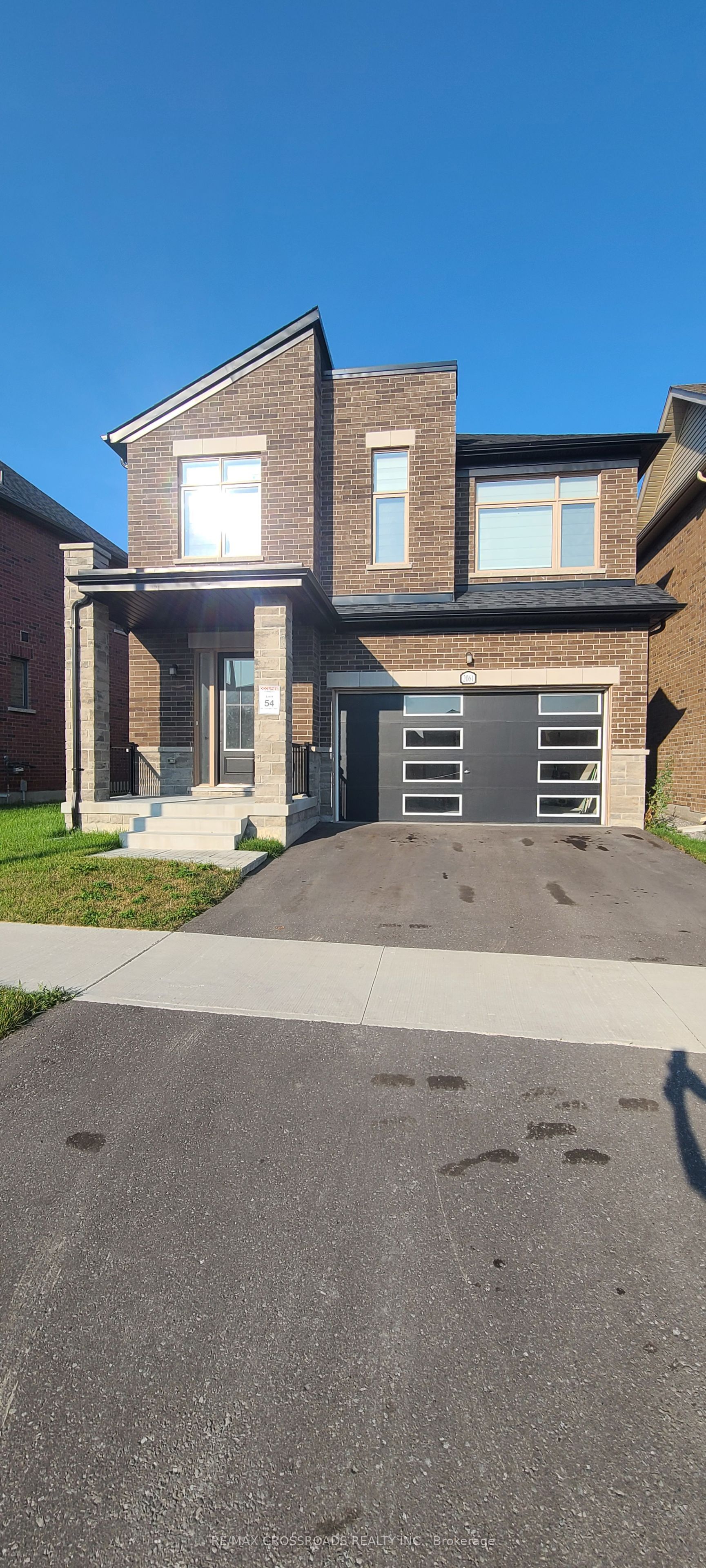 2061 Chris Mason Street, Oshawa, ON L1L 0S5