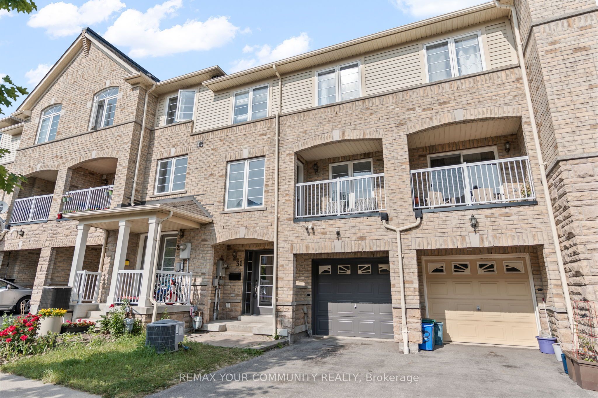 31 Webbford Street, Ajax, ON L1S 0A8 photo 2