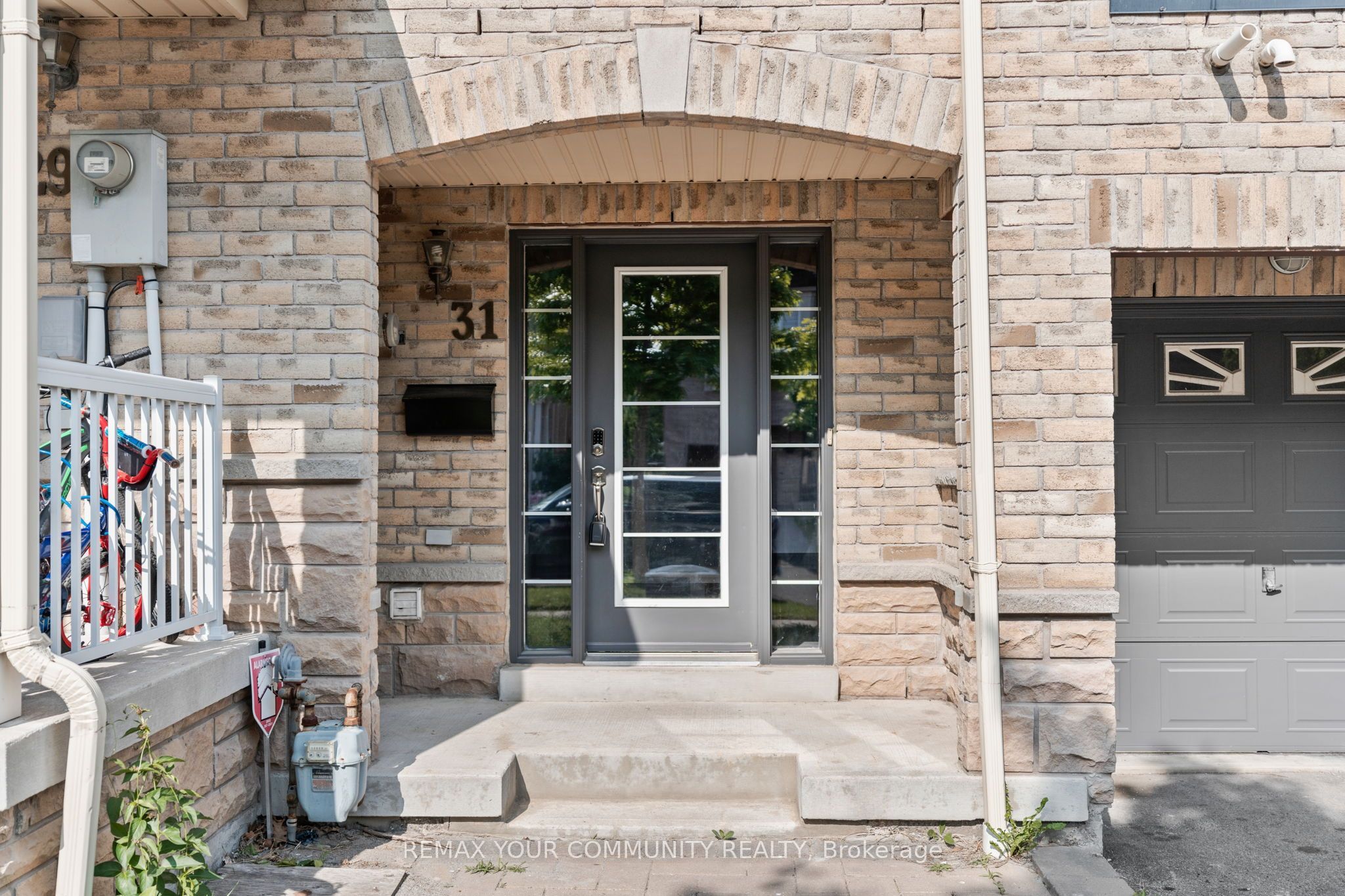 31 Webbford Street, Ajax, ON L1S 0A8 photo 3