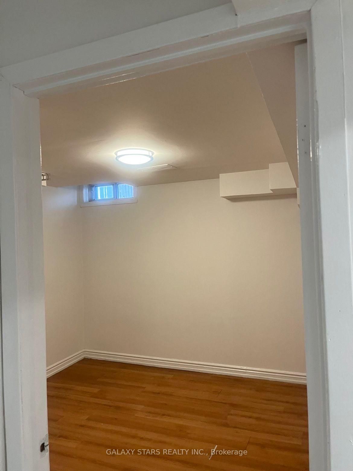 1411 Anton Square Bsmnt, Pickering, ON L1V 5T1 photo 4