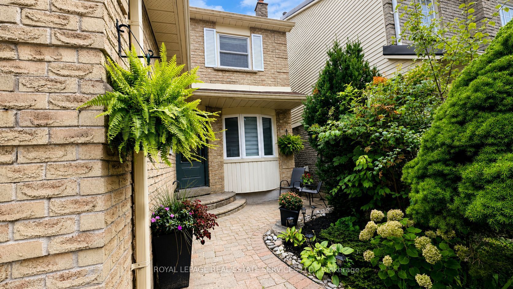 49 Lowder Place, Whitby, ON L1N 8B8 photo 2