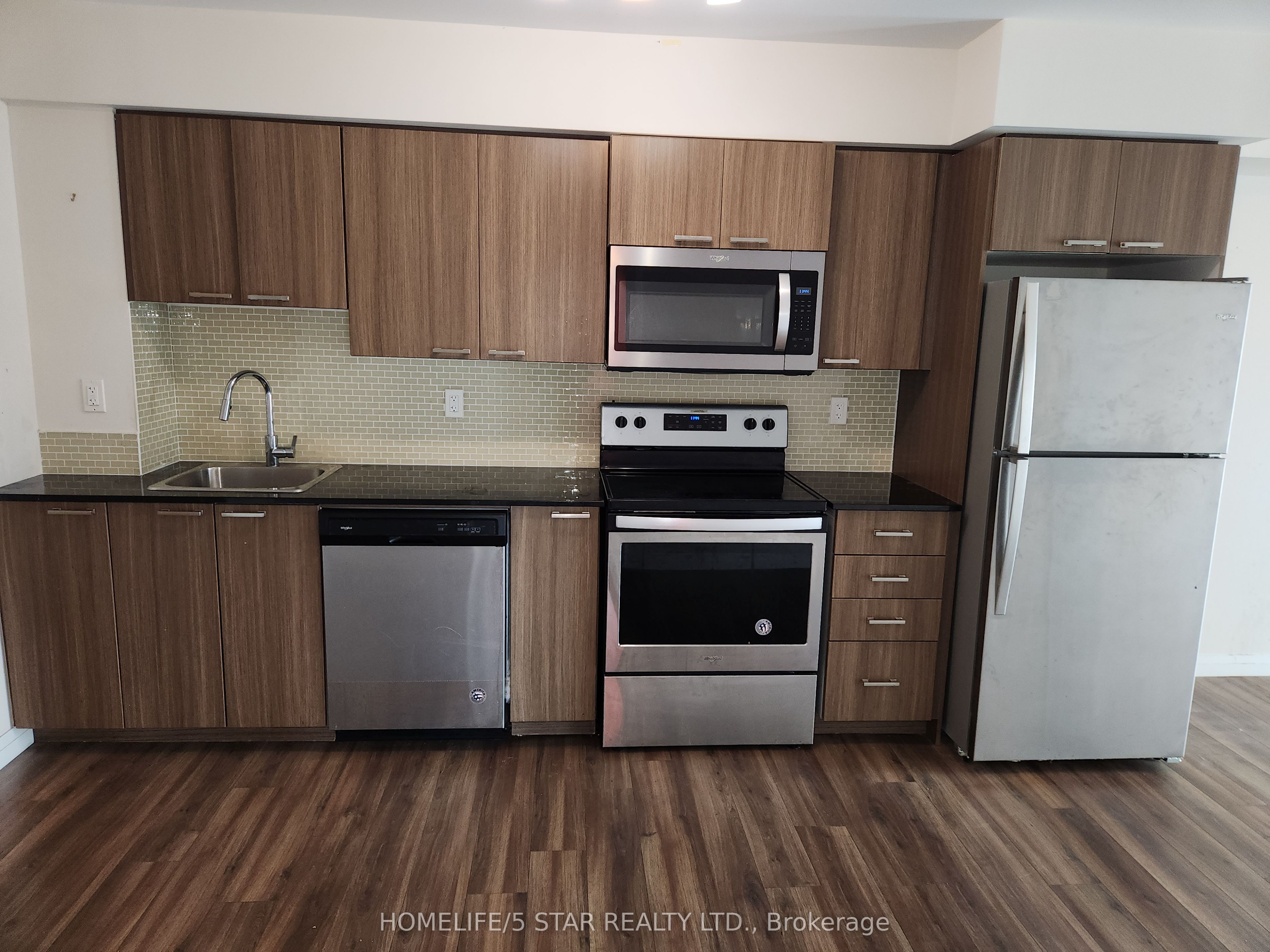 2150 Lawrence Avenue E 312, Toronto, ON M1R 3A7 photo 2