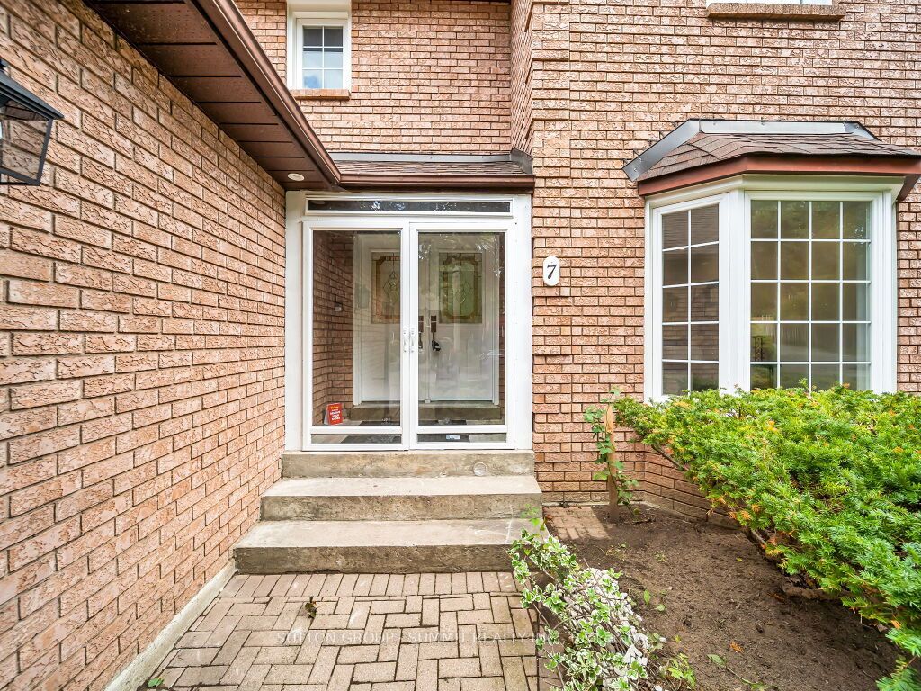 7 Winding Court, Toronto, ON M1C 4X2 photo 4