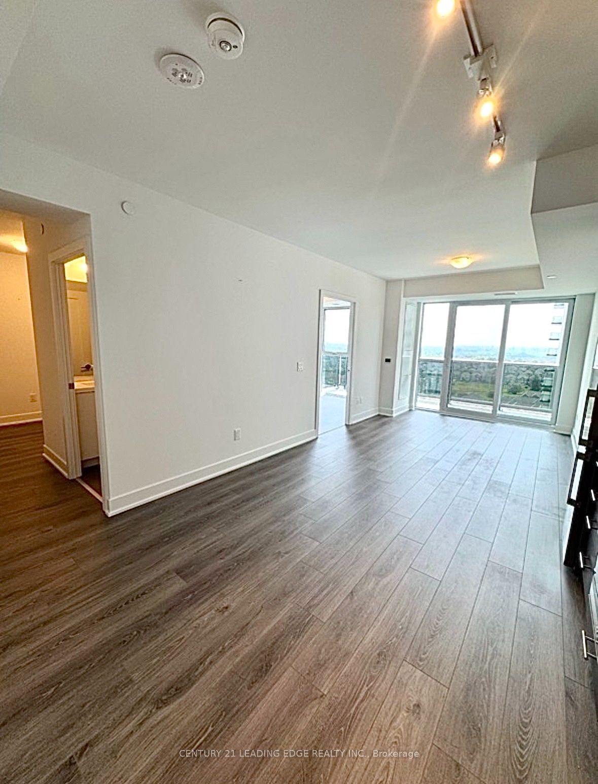 2545 Simcoe Street N 1514, Oshawa, ON L1L 0W3 photo 4