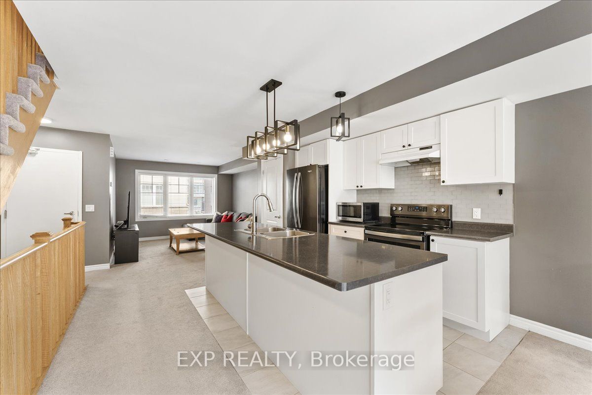 2500 Hill Rise Court 83, Oshawa, ON L1L 0M6 photo 2