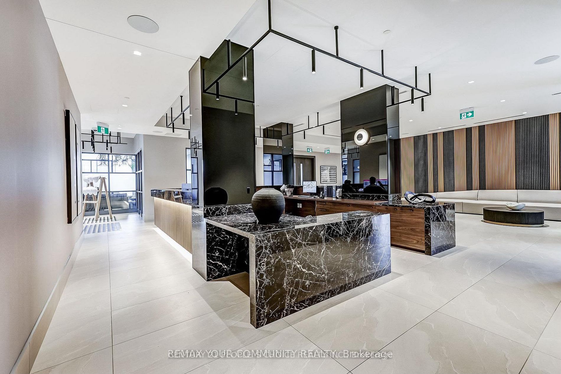 2545 Simcoe Street N 306, Oshawa, ON L1L 0W3 photo 3