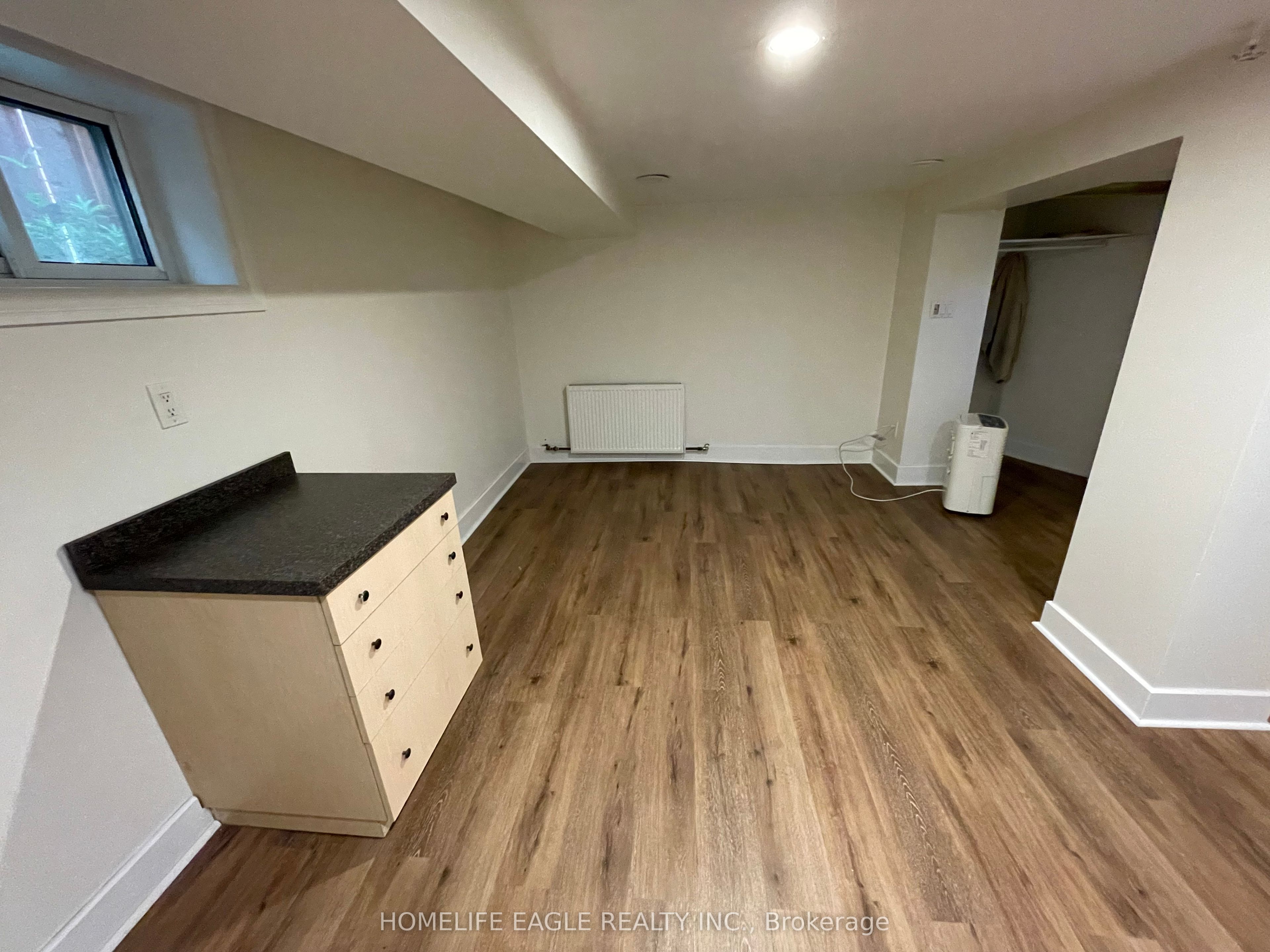 1277 Broadview Avenue Lower Level, Toronto, ON M4K 2T5 photo 5