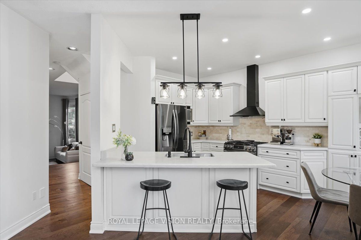 106 Copley Street, Pickering, ON L1V 6V6 photo 4