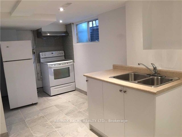 56 Leafield Drive Bsmt, Toronto, ON M1W 2T2 photo 3