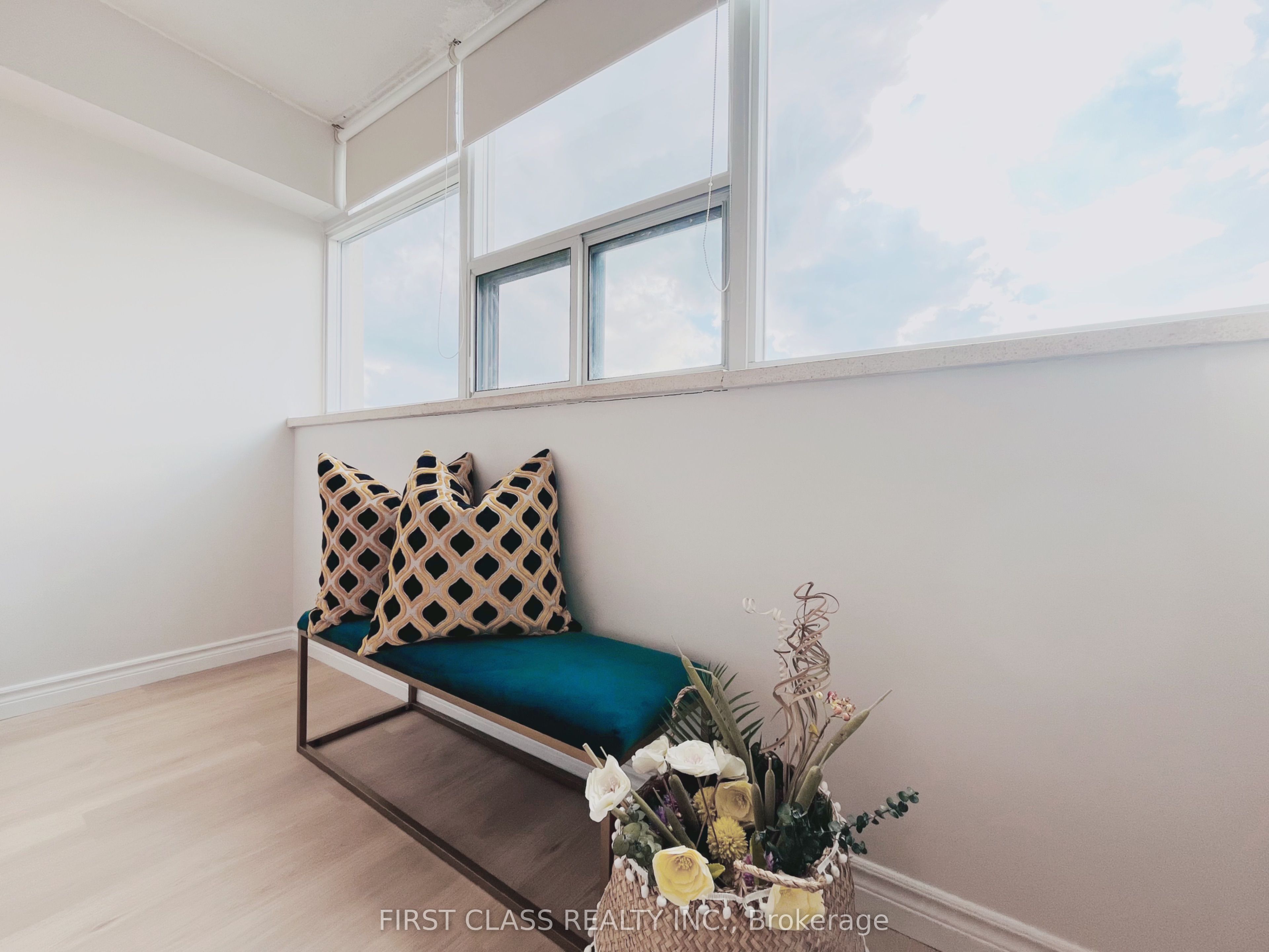 25 Silver Springs Boulevard 1701, Toronto, ON M1V 1M9 photo 4