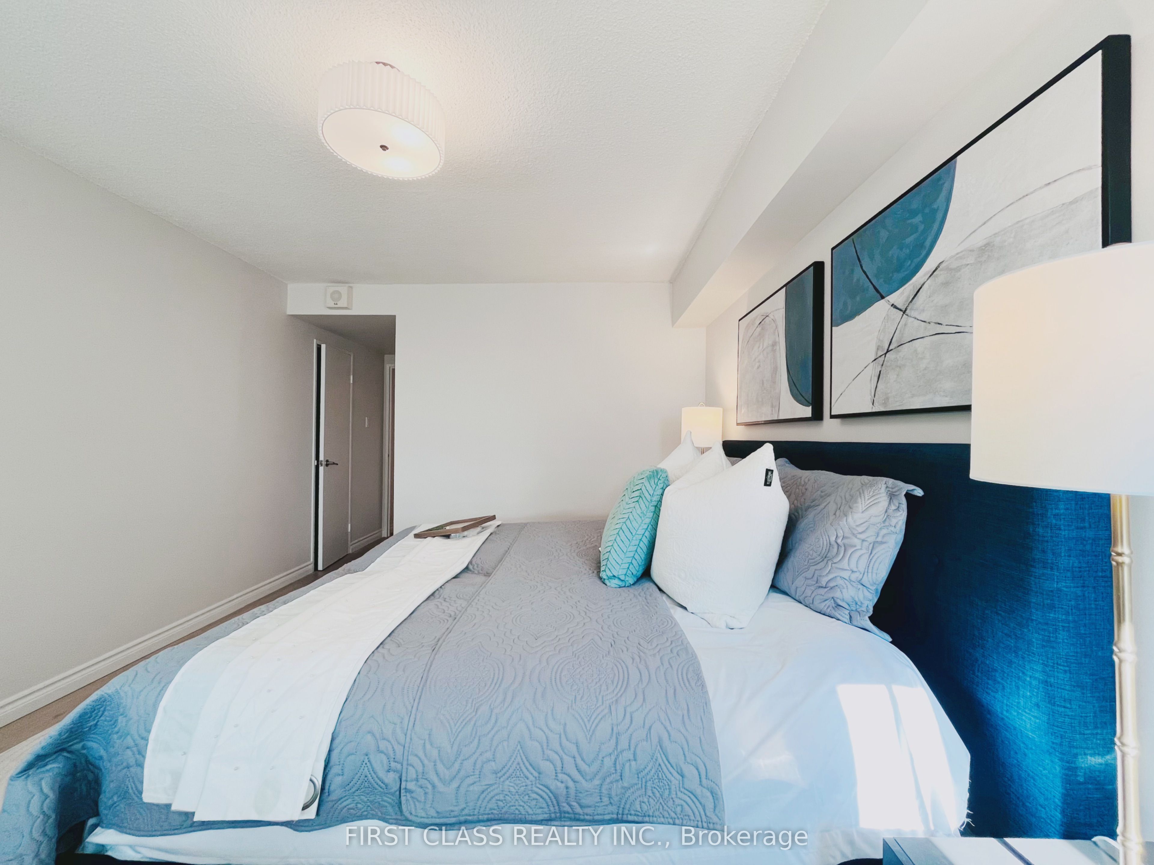 25 Silver Springs Boulevard 1701, Toronto, ON M1V 1M9 photo 5