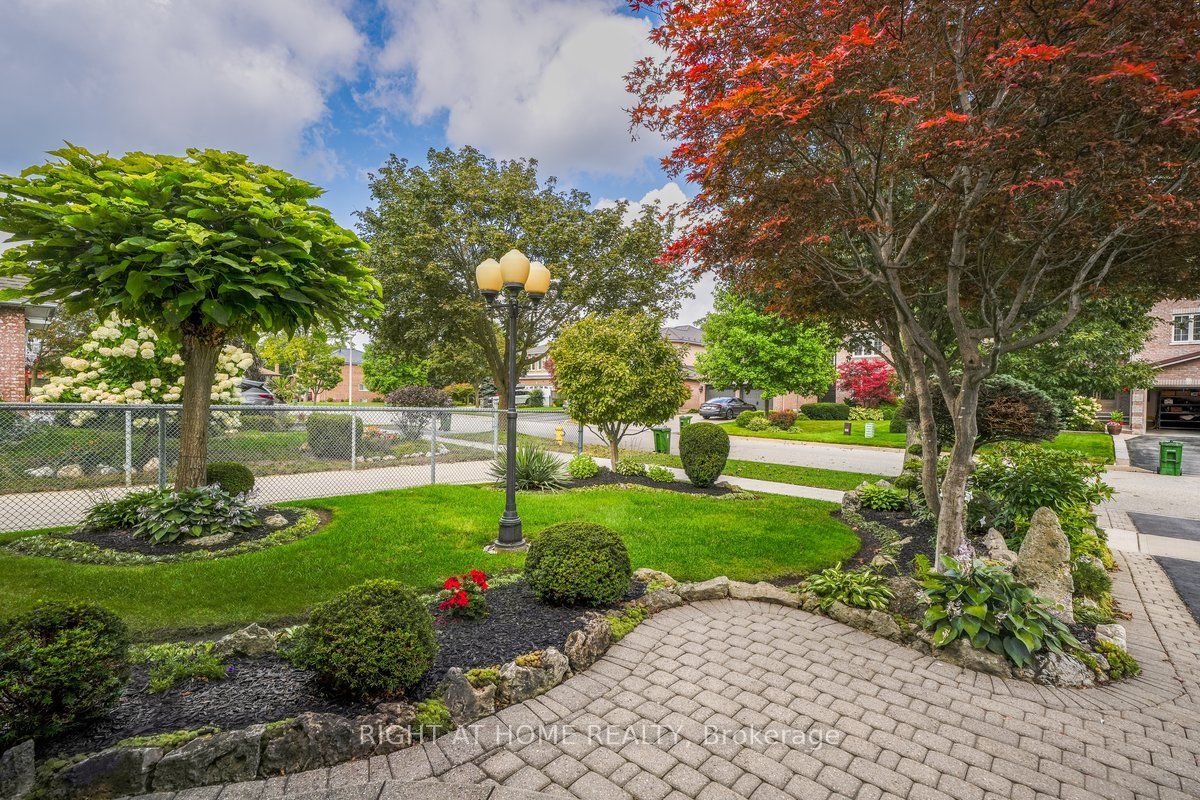 22 Romac Drive, Toronto, ON M1C 5H1 photo 5