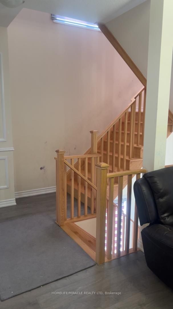 771 Chinook Path, Oshawa, ON L1H 0A7 photo 4