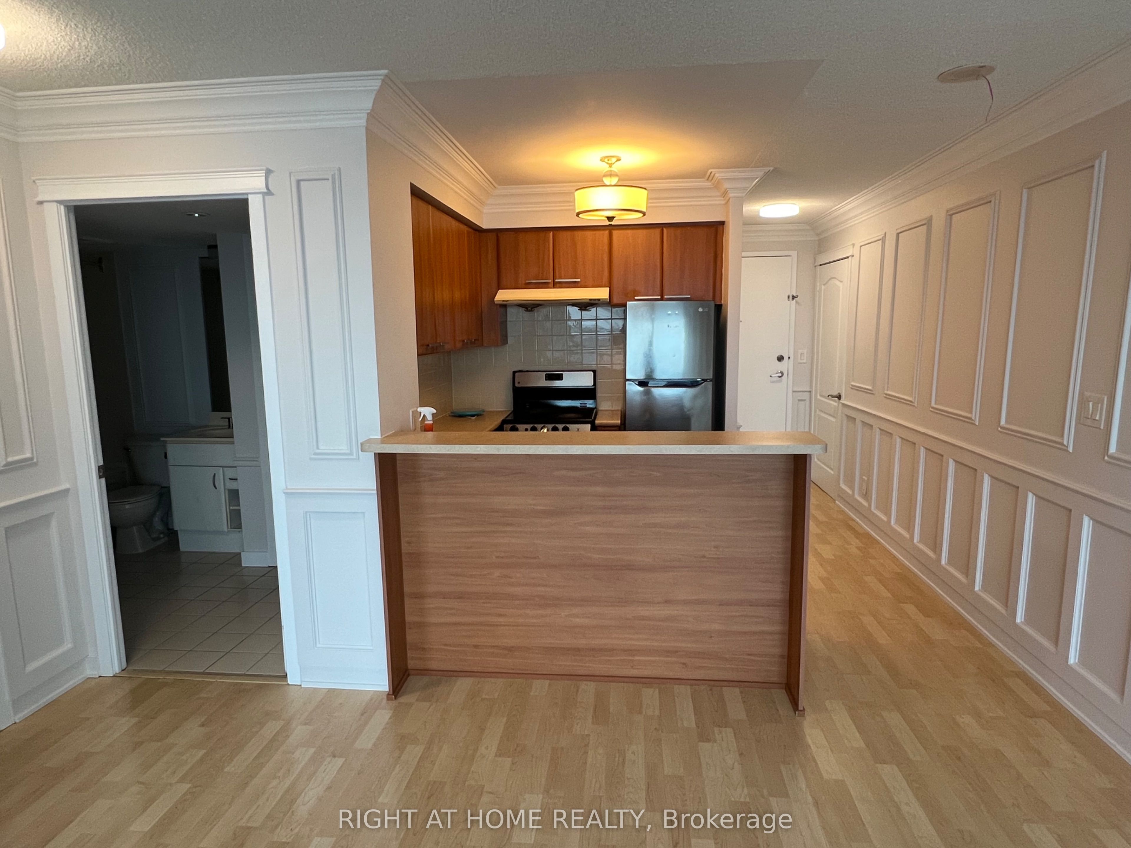 36 Lee Centre Drive 1615, Toronto, ON M1H 3K2 photo 5