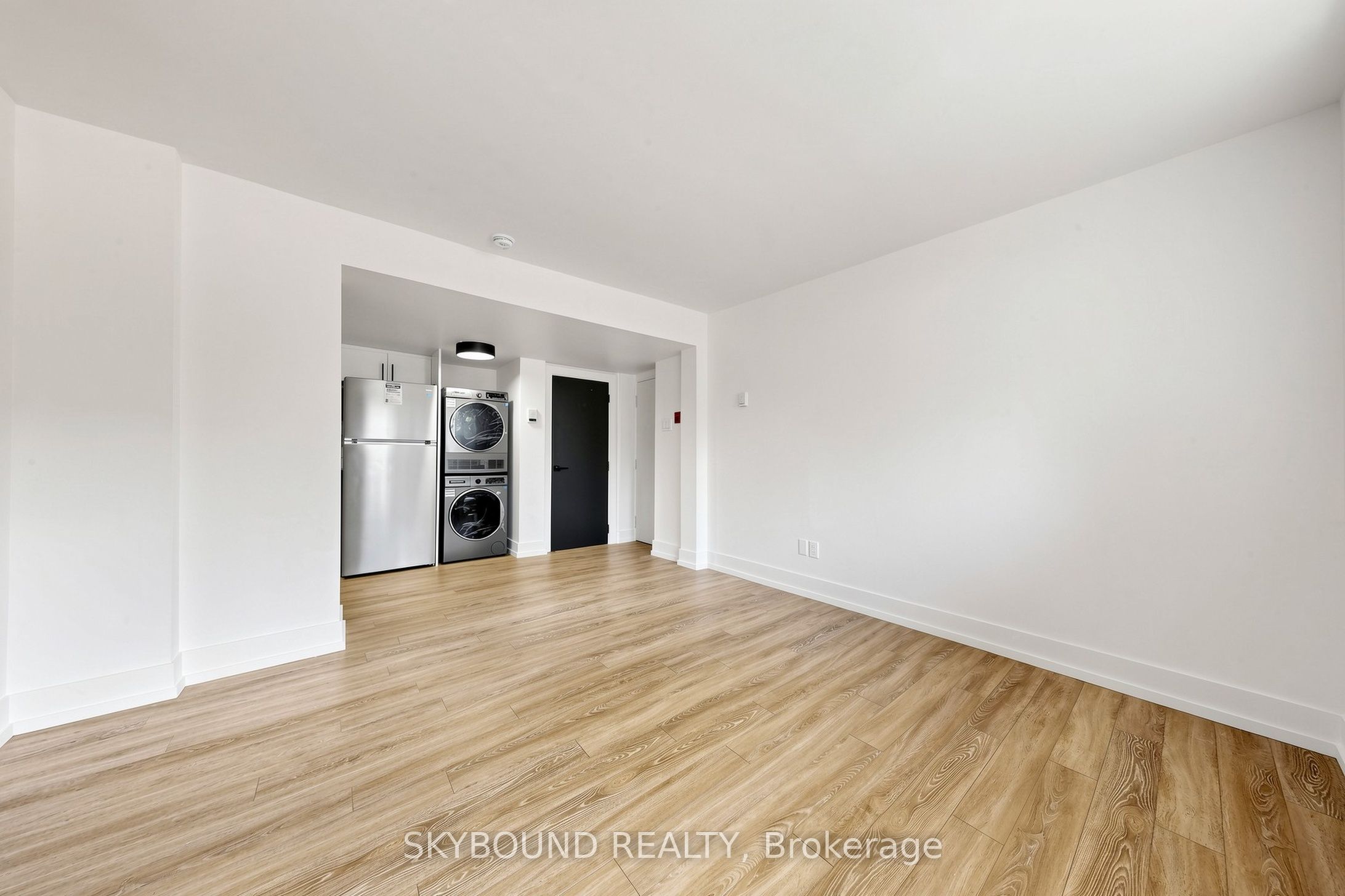 139 Wineva Avenue B, Toronto, ON M4E 2T3 photo 5
