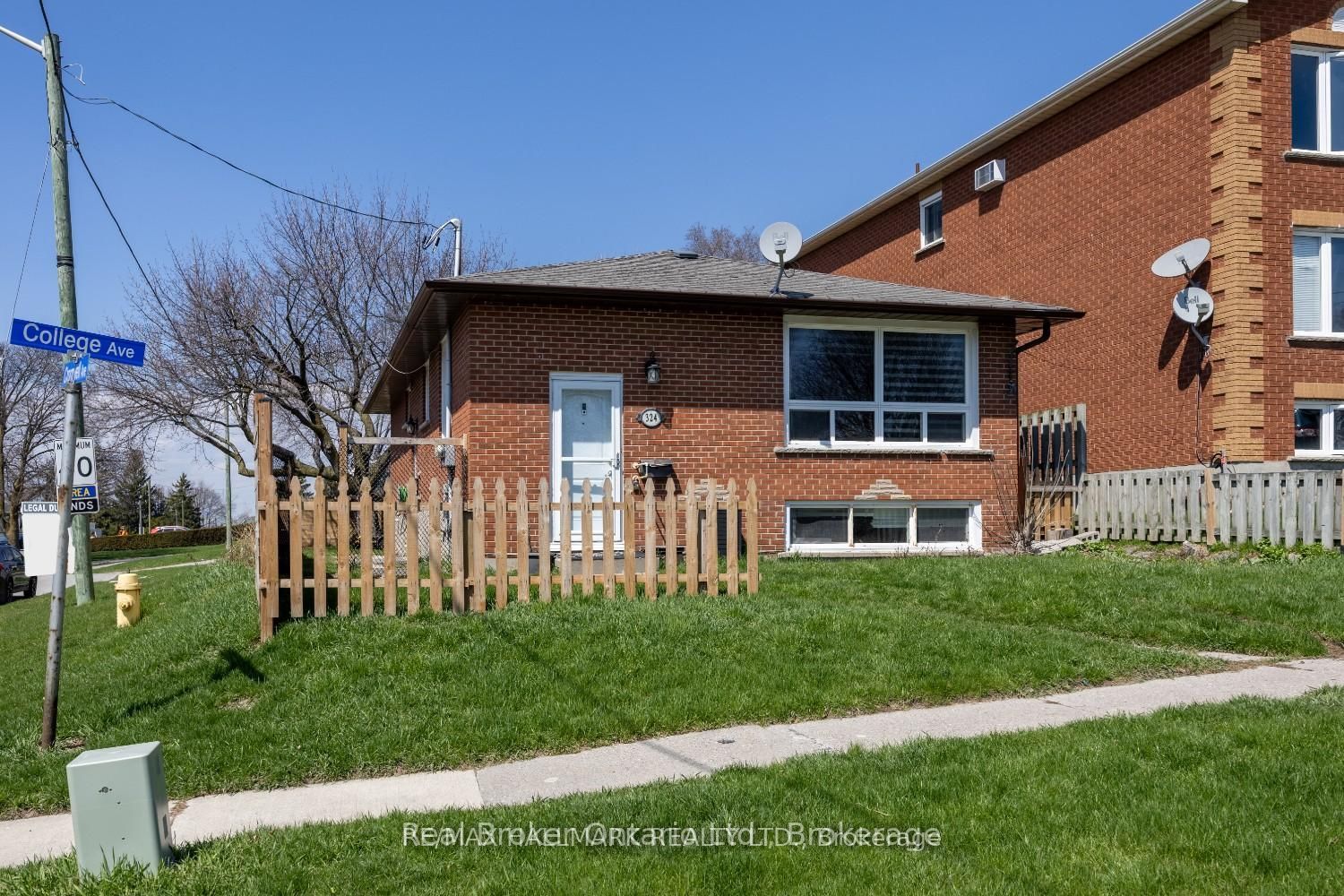 324 College Avenue Main, Oshawa, ON L1J 1S1