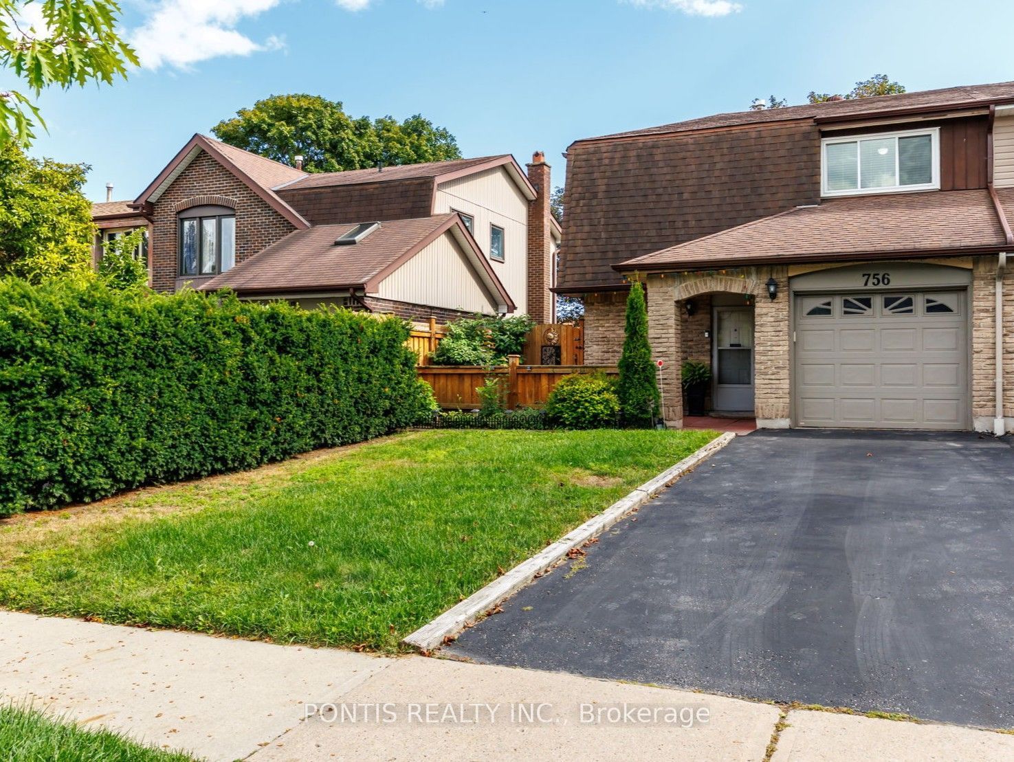 756 Cobblers Court, Pickering, ON L1V 2Z3 photo 2