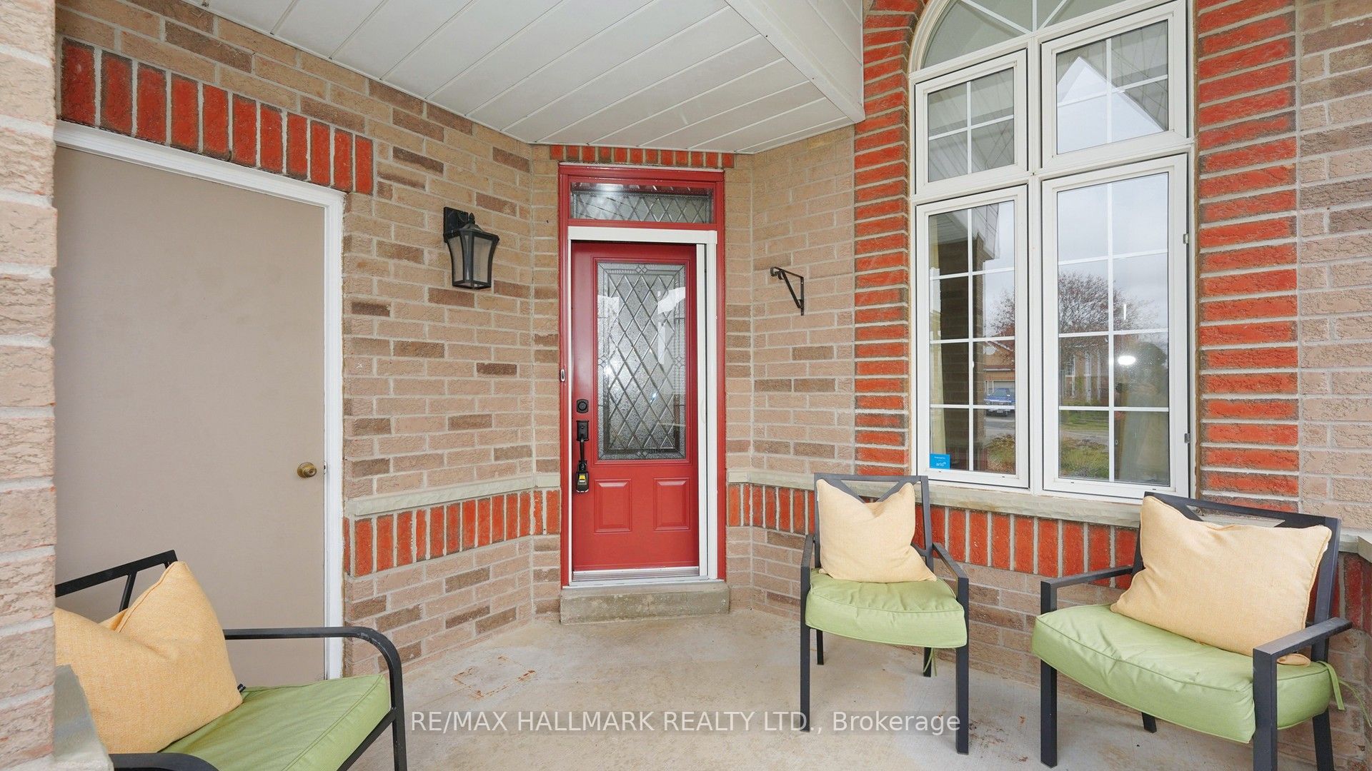 1035 Beatrice Street E, Oshawa, ON L1K 2L3 photo 4