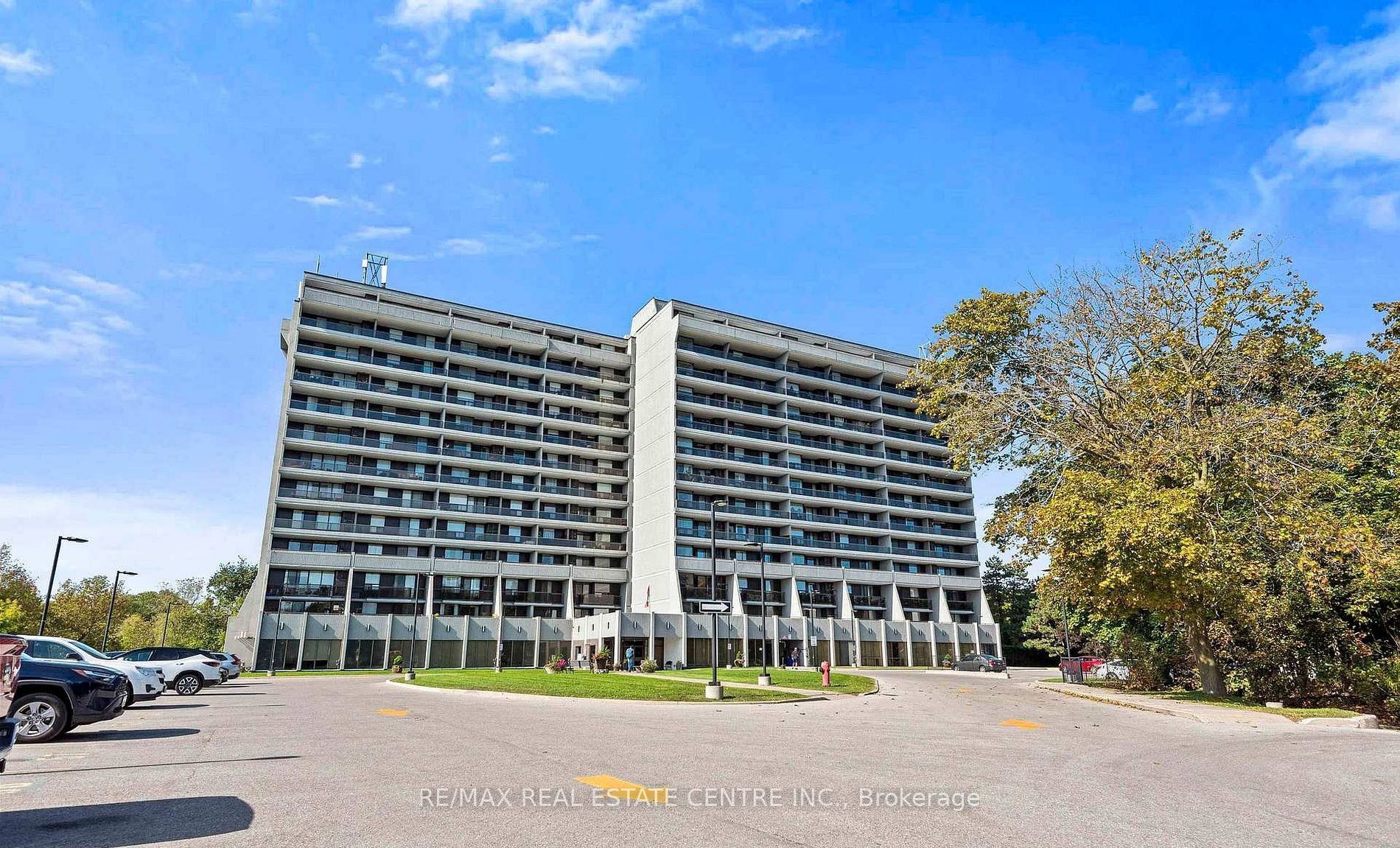 92 Church Street S #710, Ajax, ON L1S 6B4