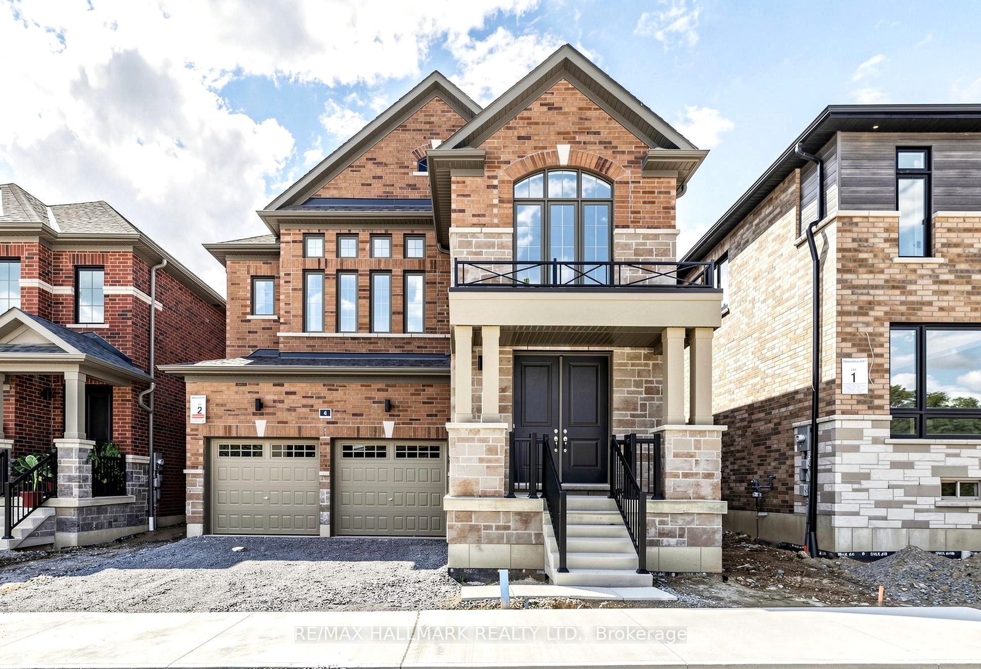 4 Sun Valley Street, Whitby, ON L1M 2A7
