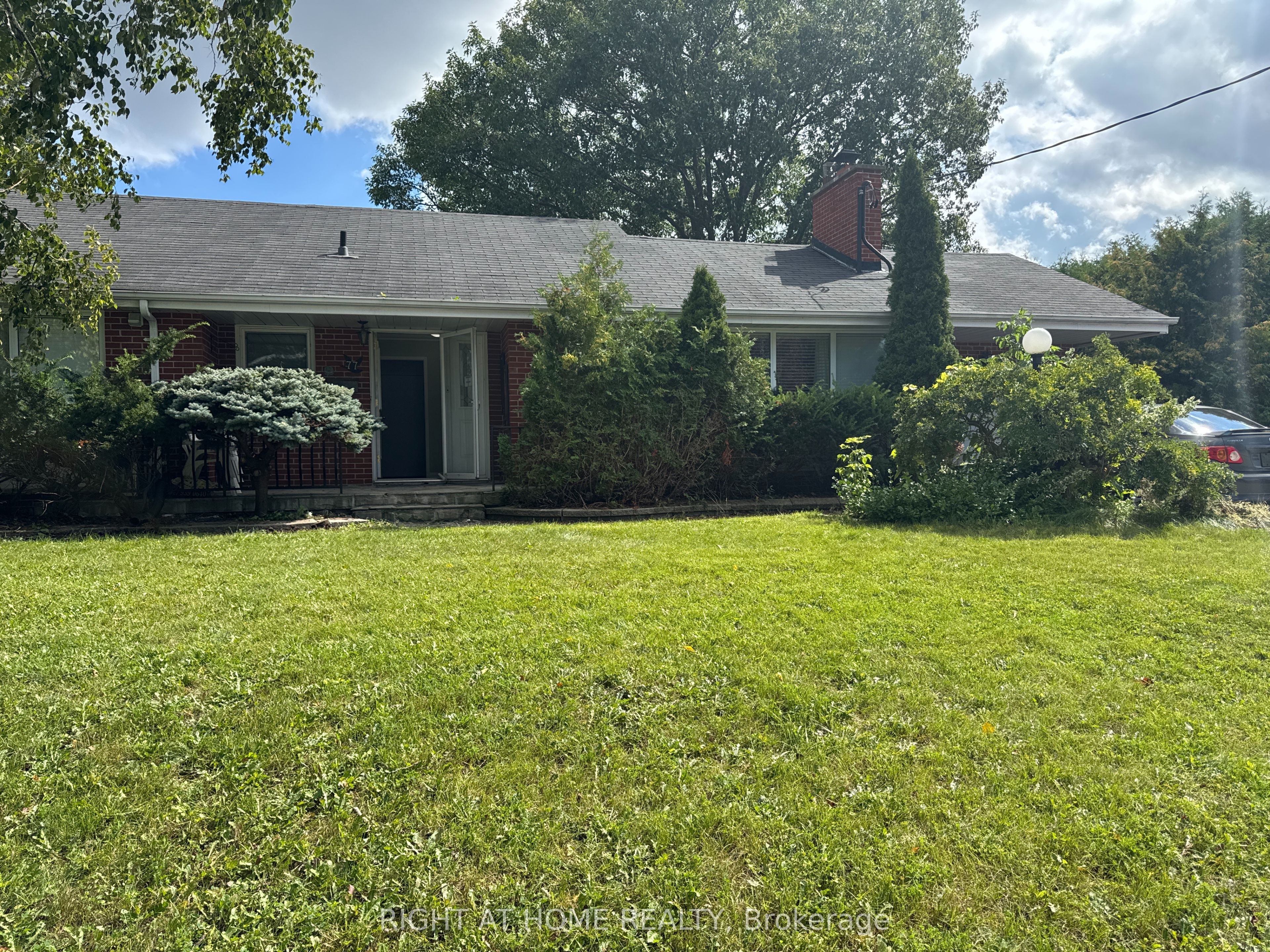 77 Churchill Avenue, Oshawa, ON L1G 3K7 photo 3