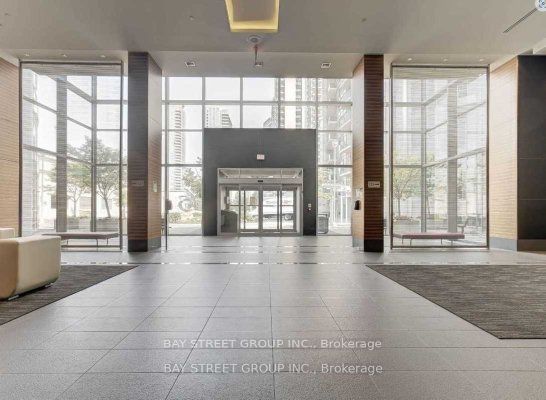 135 Village Green Square 3622, Toronto, ON M1S 0G4 photo 2