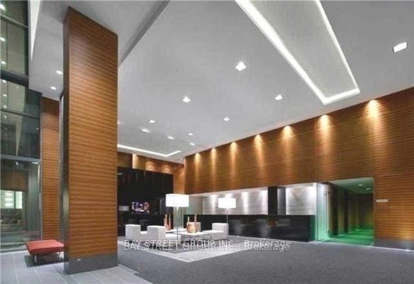 135 Village Green Square 3622, Toronto, ON M1S 0G4 photo 3