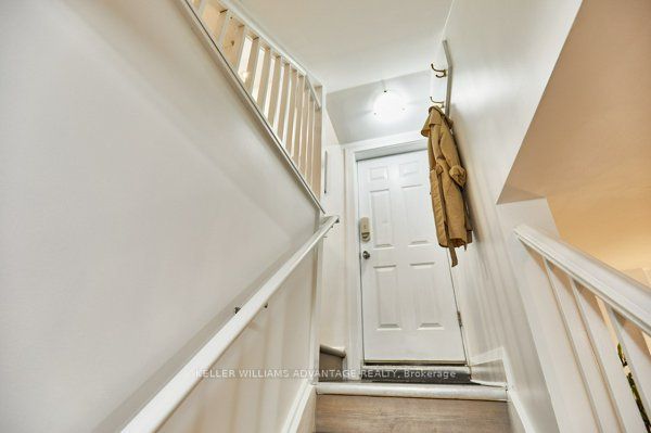 46 Elmer Avenue 1, Toronto, ON M4L 3R7 photo 2