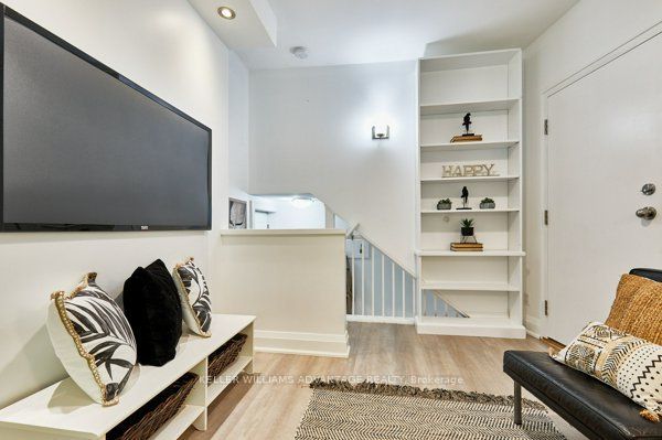 46 Elmer Avenue 1, Toronto, ON M4L 3R7 photo 5
