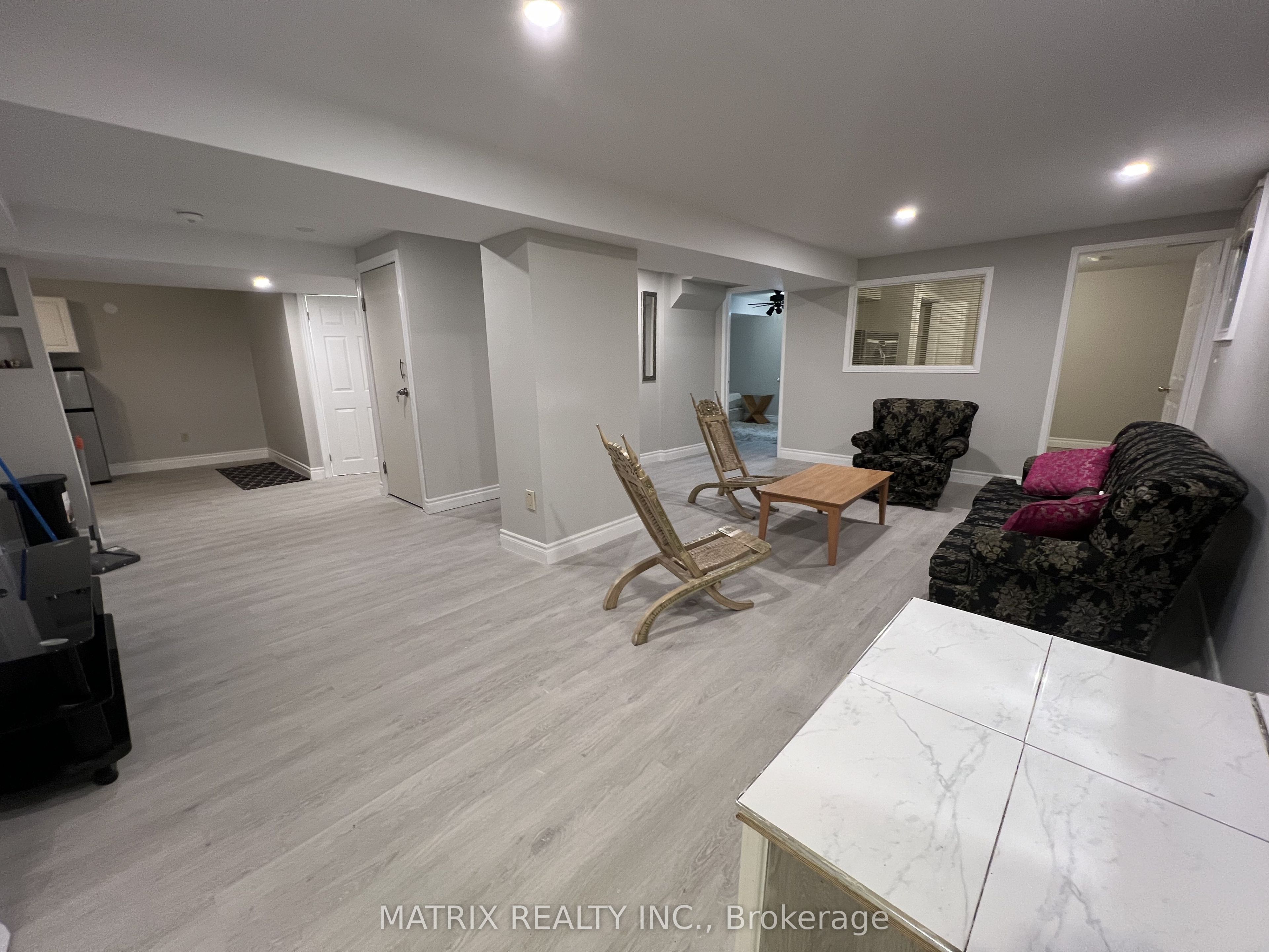 2370 Denvale Drive, Pickering, ON L1X 2H4 photo 3