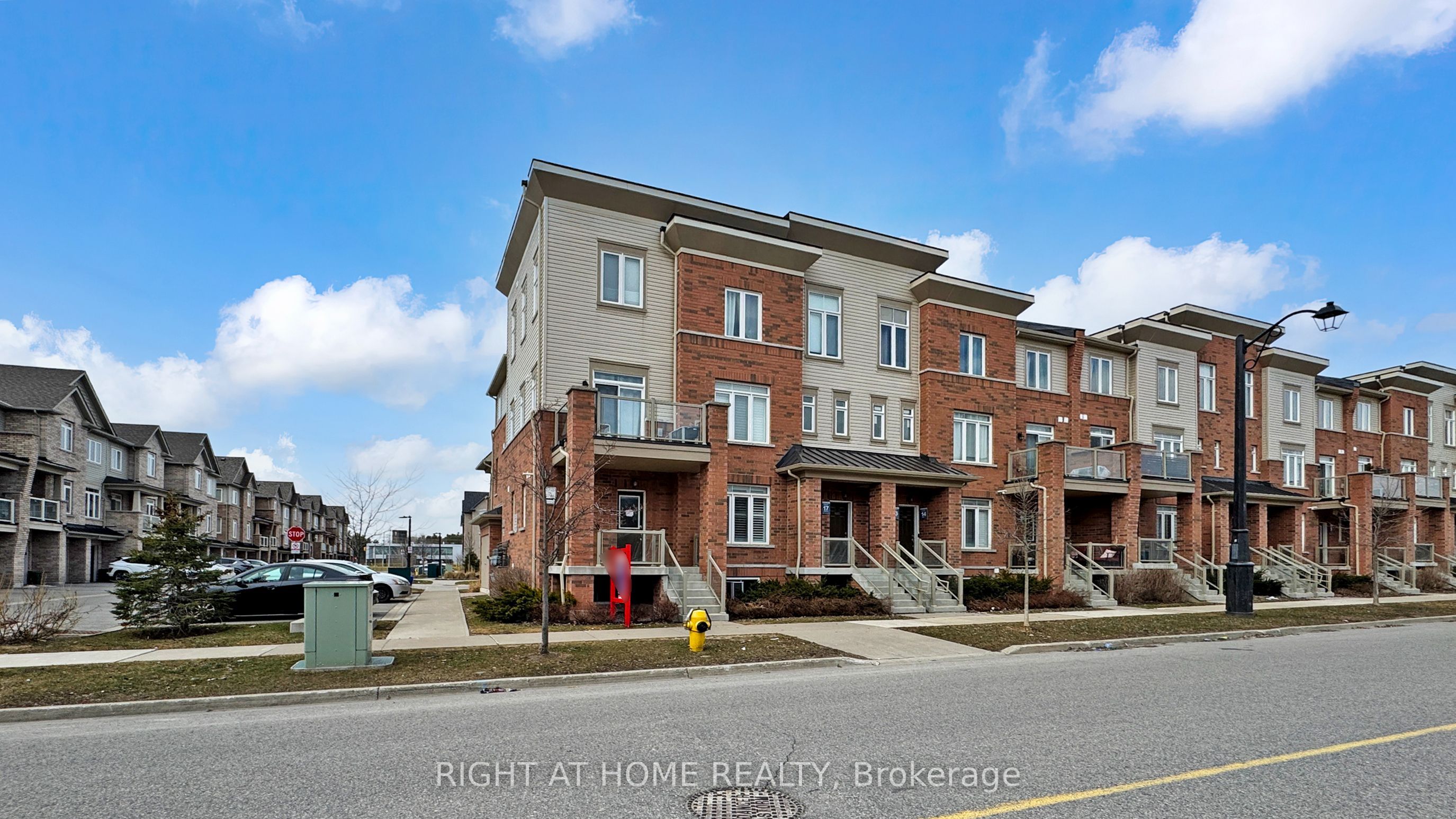 2710 William Jackson Drive E 16, Pickering, ON L1X 0E6