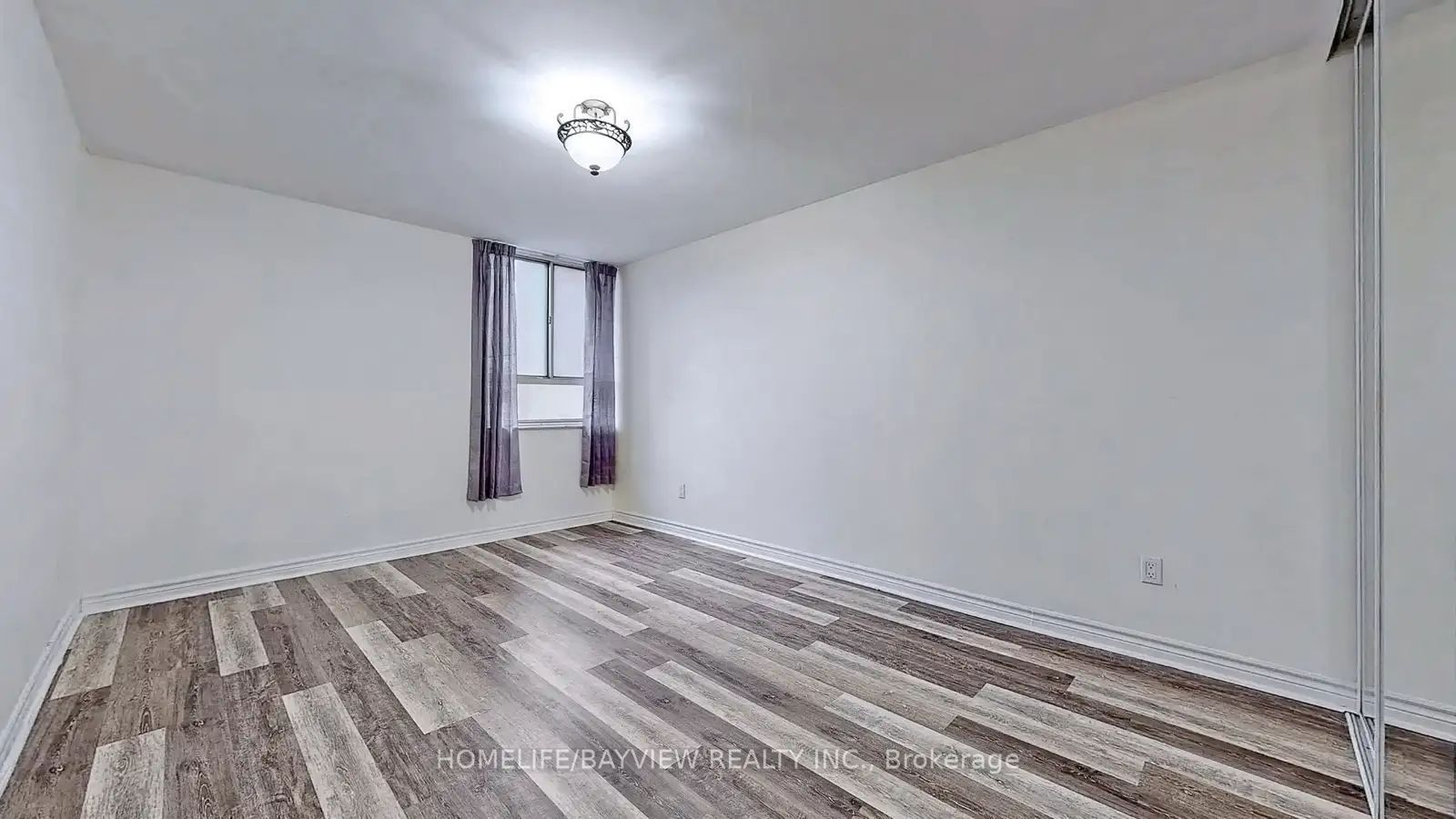1 Massey Square 1803, Toronto, ON M4C 5L4 photo 3