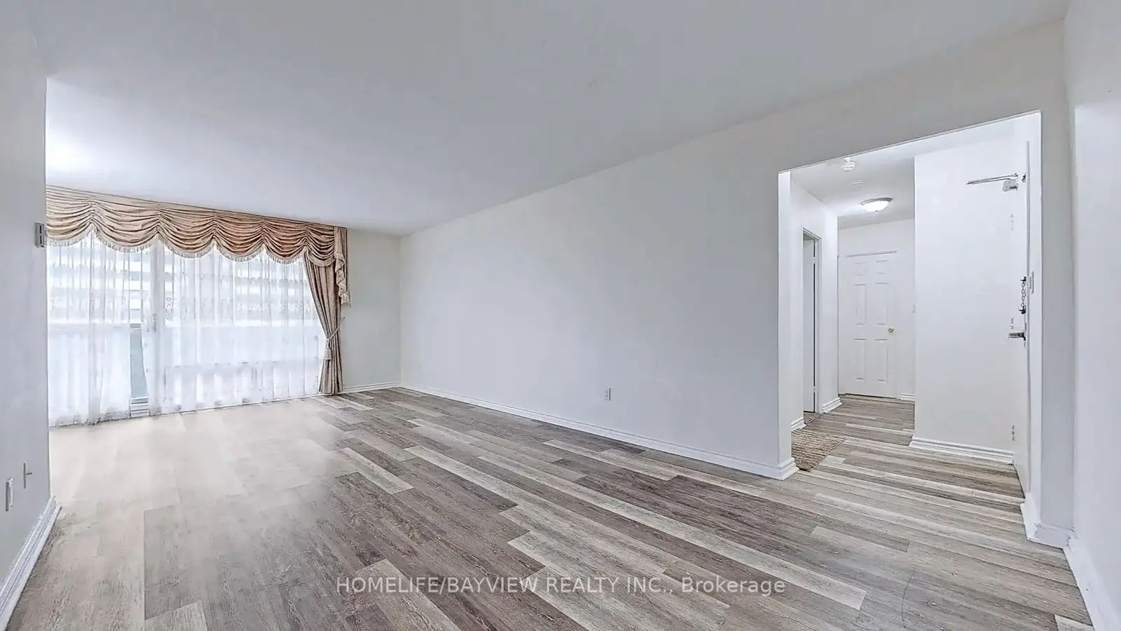 1 Massey Square 1803, Toronto, ON M4C 5L4 photo 5