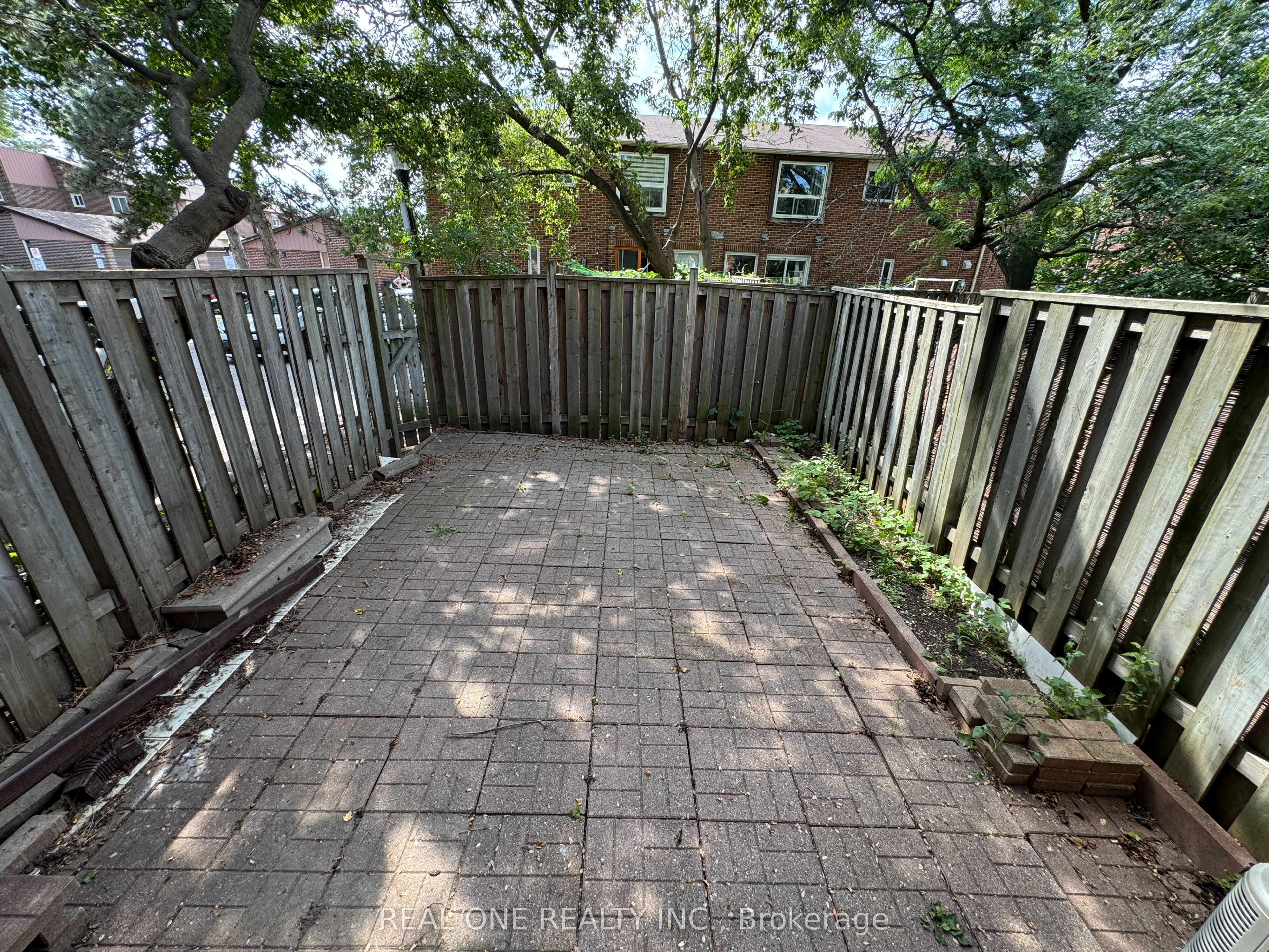 72 Dusay Place 16, Toronto, ON M1W 2N2 photo 3