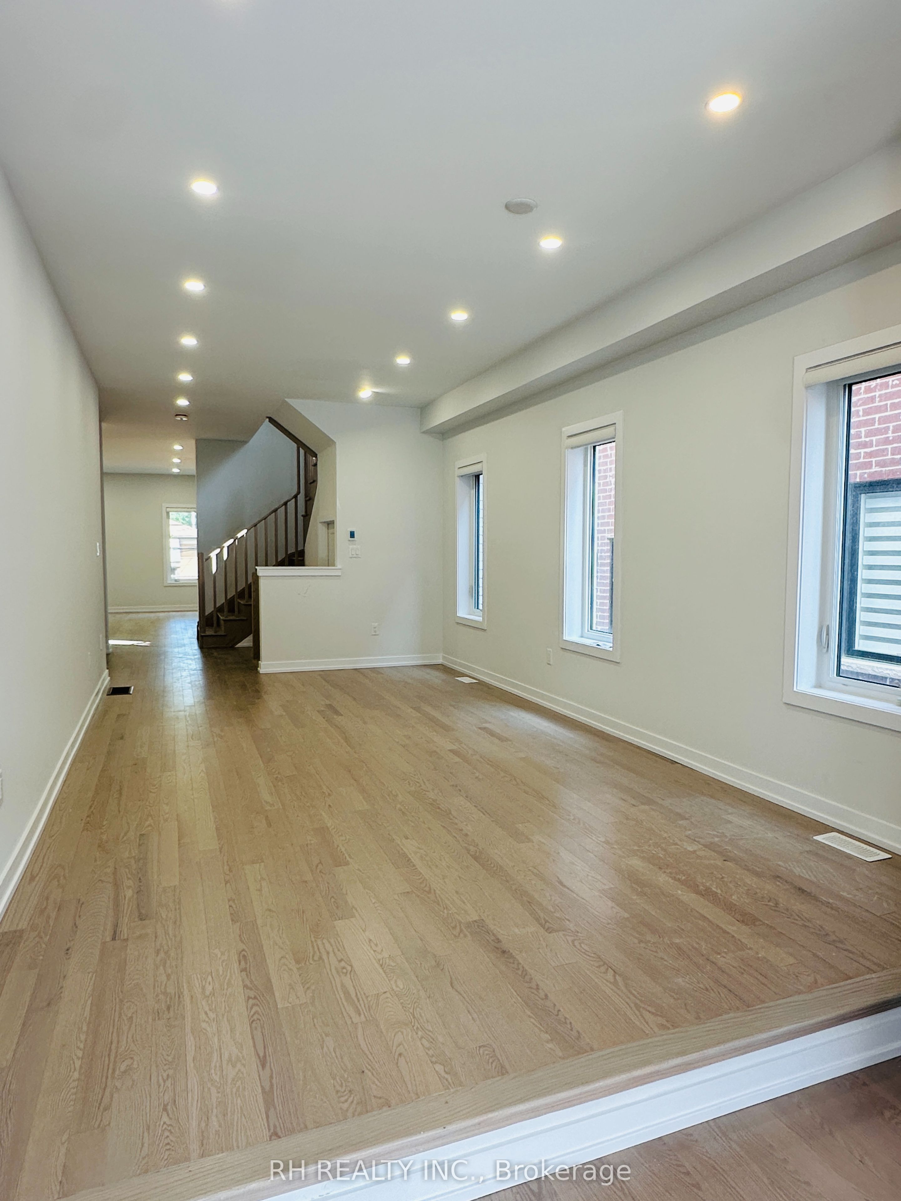 37 Danielle Moore Circle, Toronto, ON M1P 0G9 photo 4