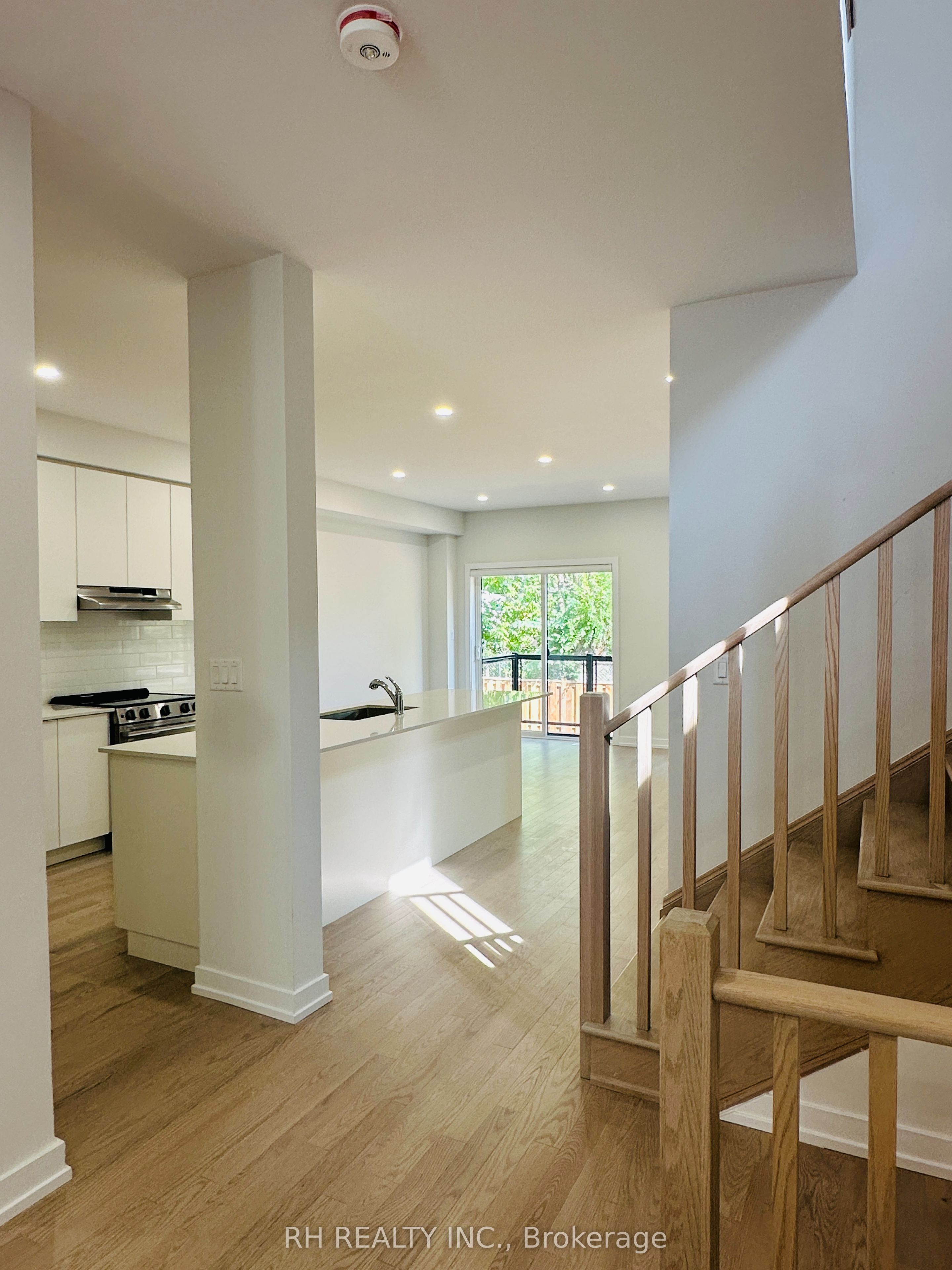 37 Danielle Moore Circle, Toronto, ON M1P 0G9 photo 5
