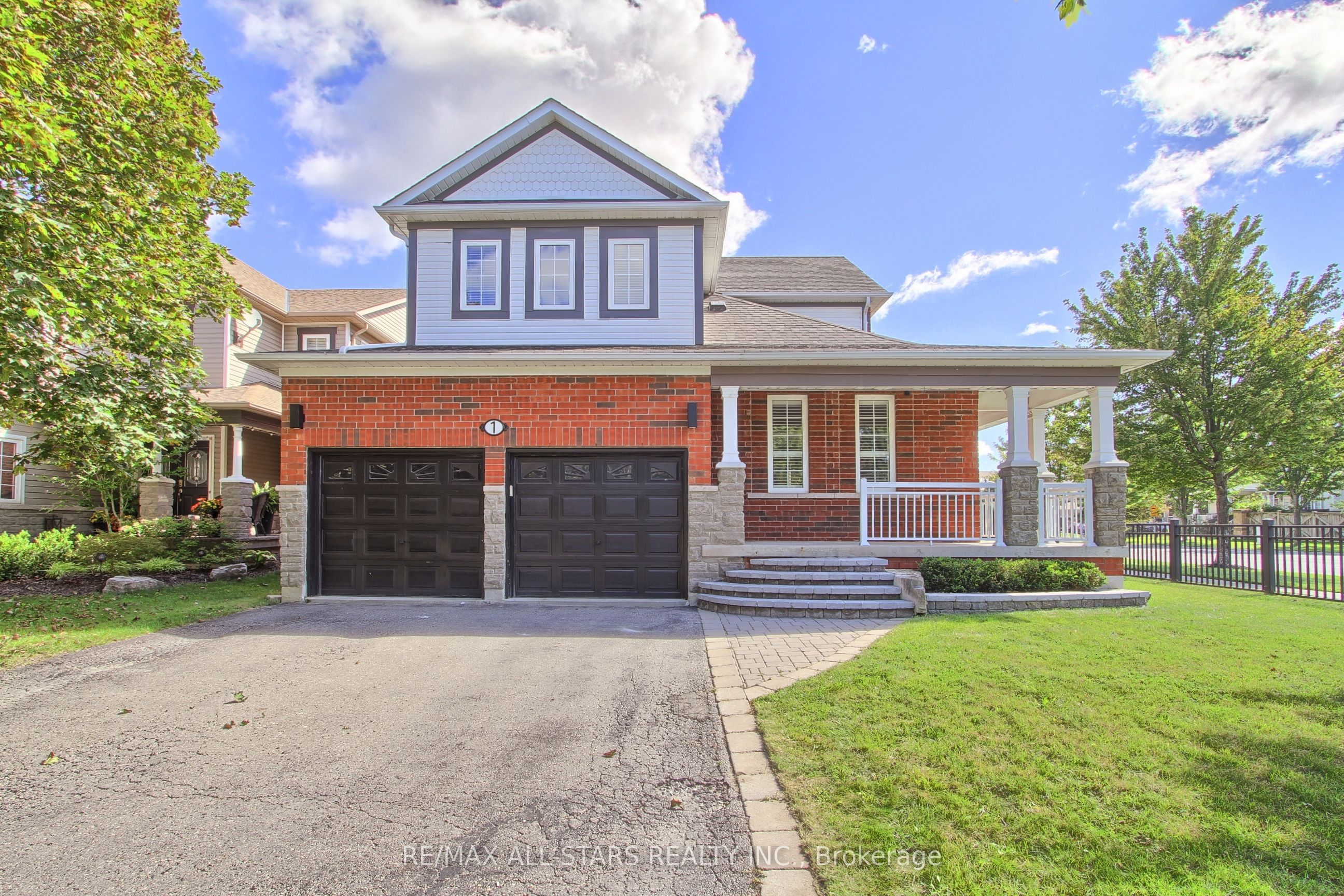 1 Hatch Street, Whitby, ON L1M 2G3 photo 2