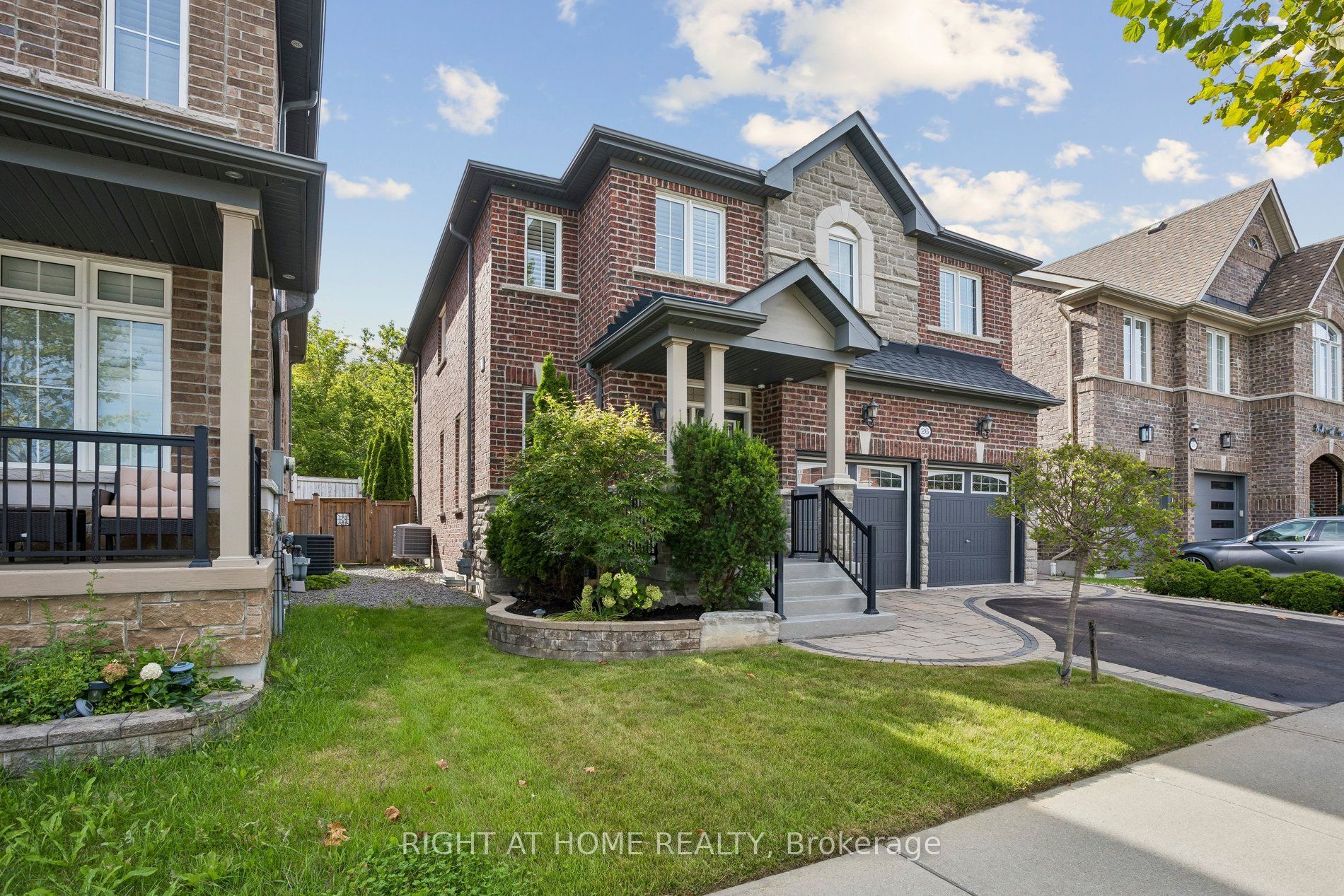 26 Bignell Crescent, Ajax, ON L1Z 0P6 photo 2
