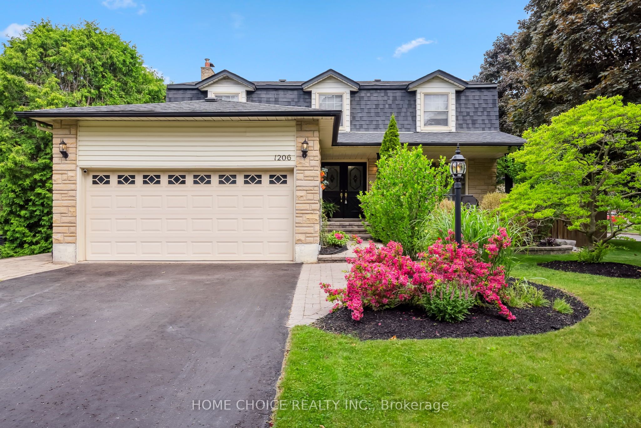 1206 Northgate Crescent, Oshawa, ON L1G 7C5