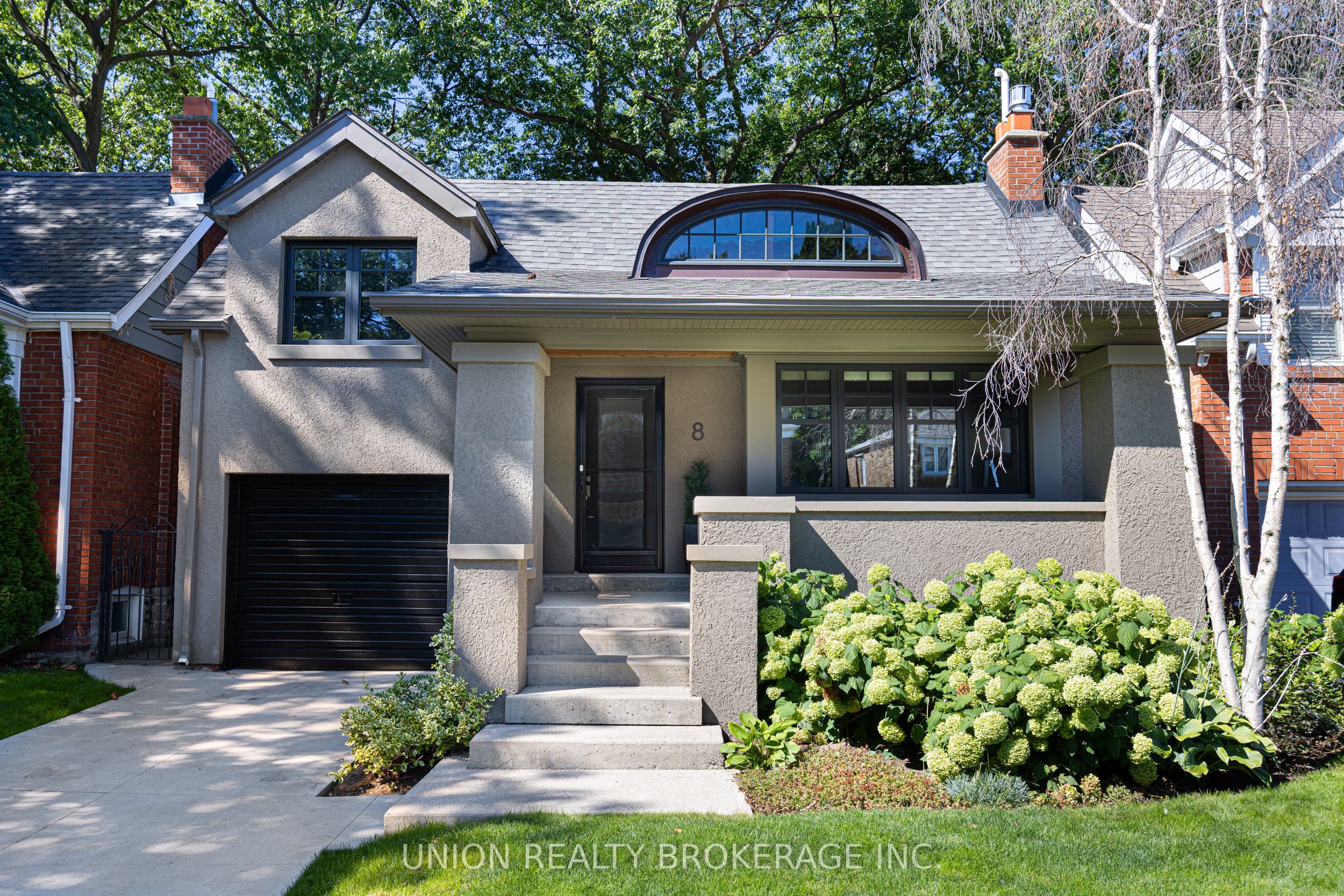 8 Woodland Park Road, Toronto, ON M1N 2X6
