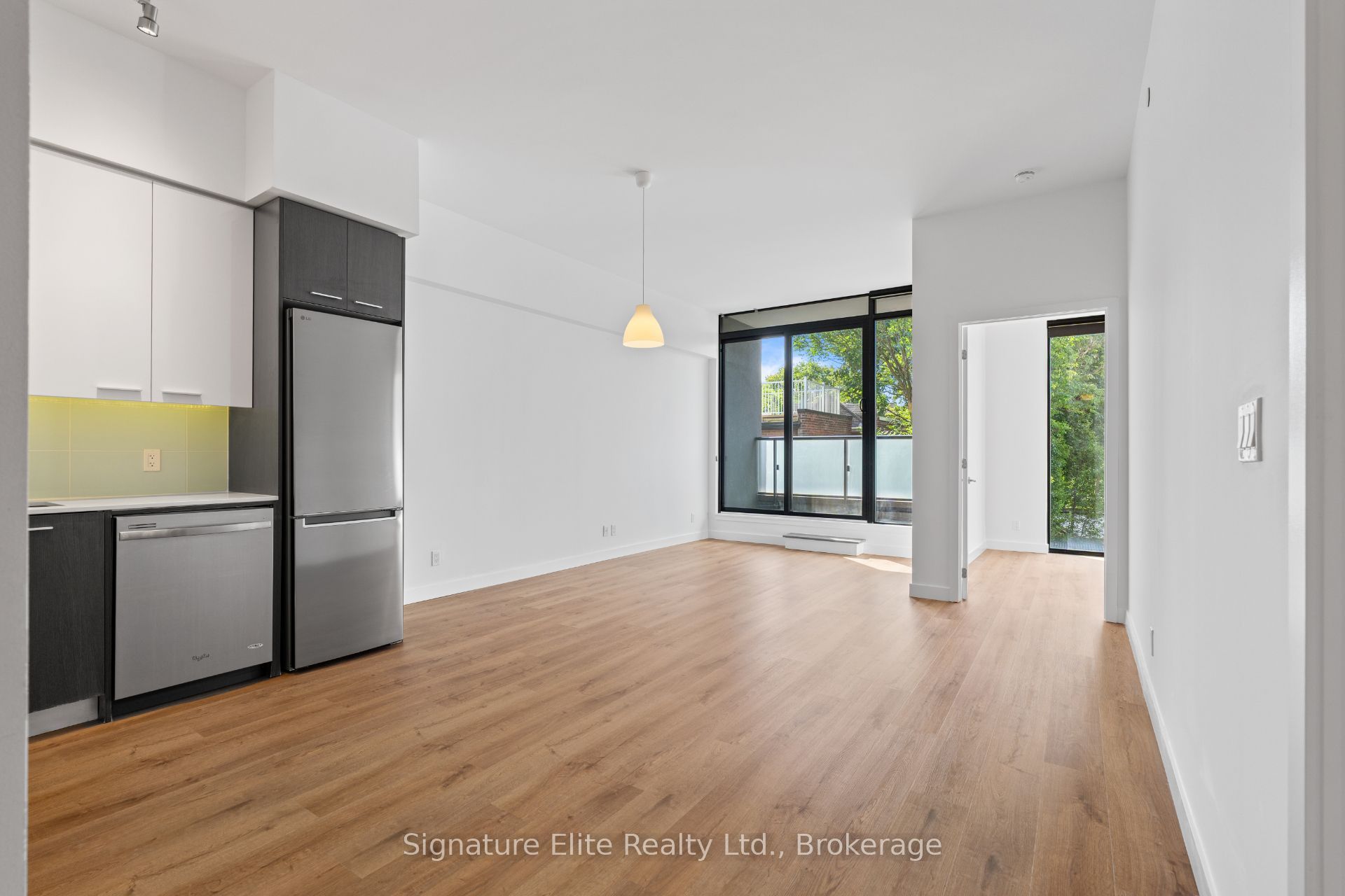 1075 Queen Street E 201, Toronto, ON M4M 1K3 photo 2