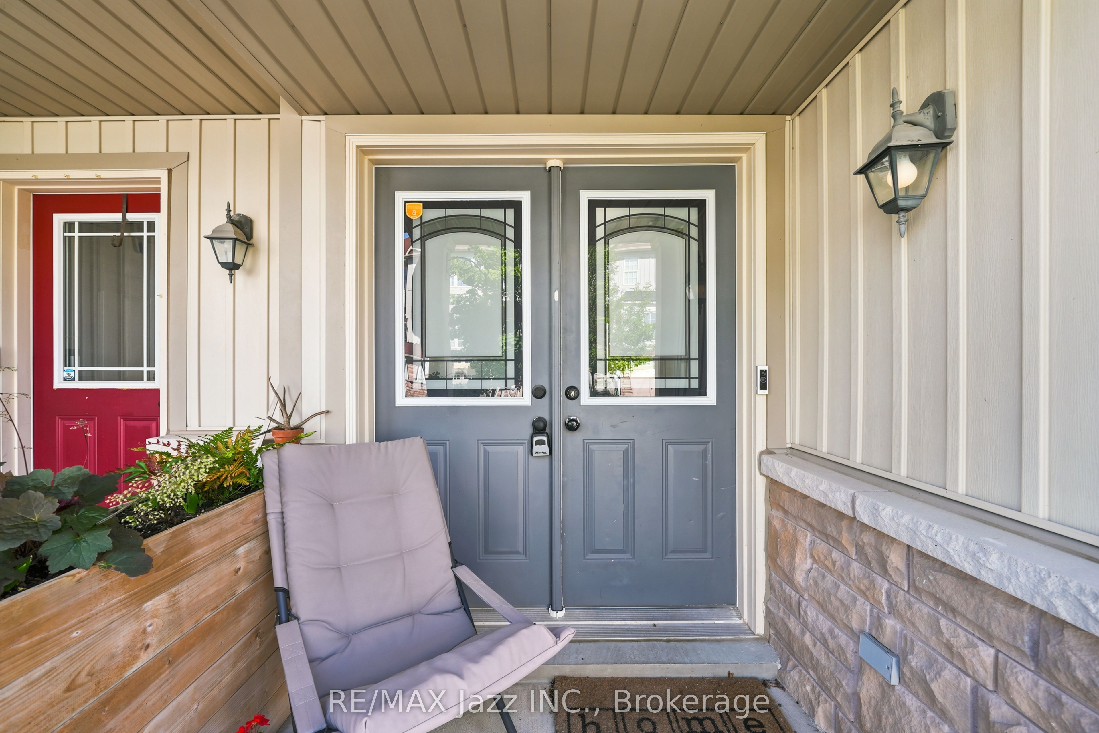 15 Farmstead Drive, Clarington, ON L1C 0K9 photo 3