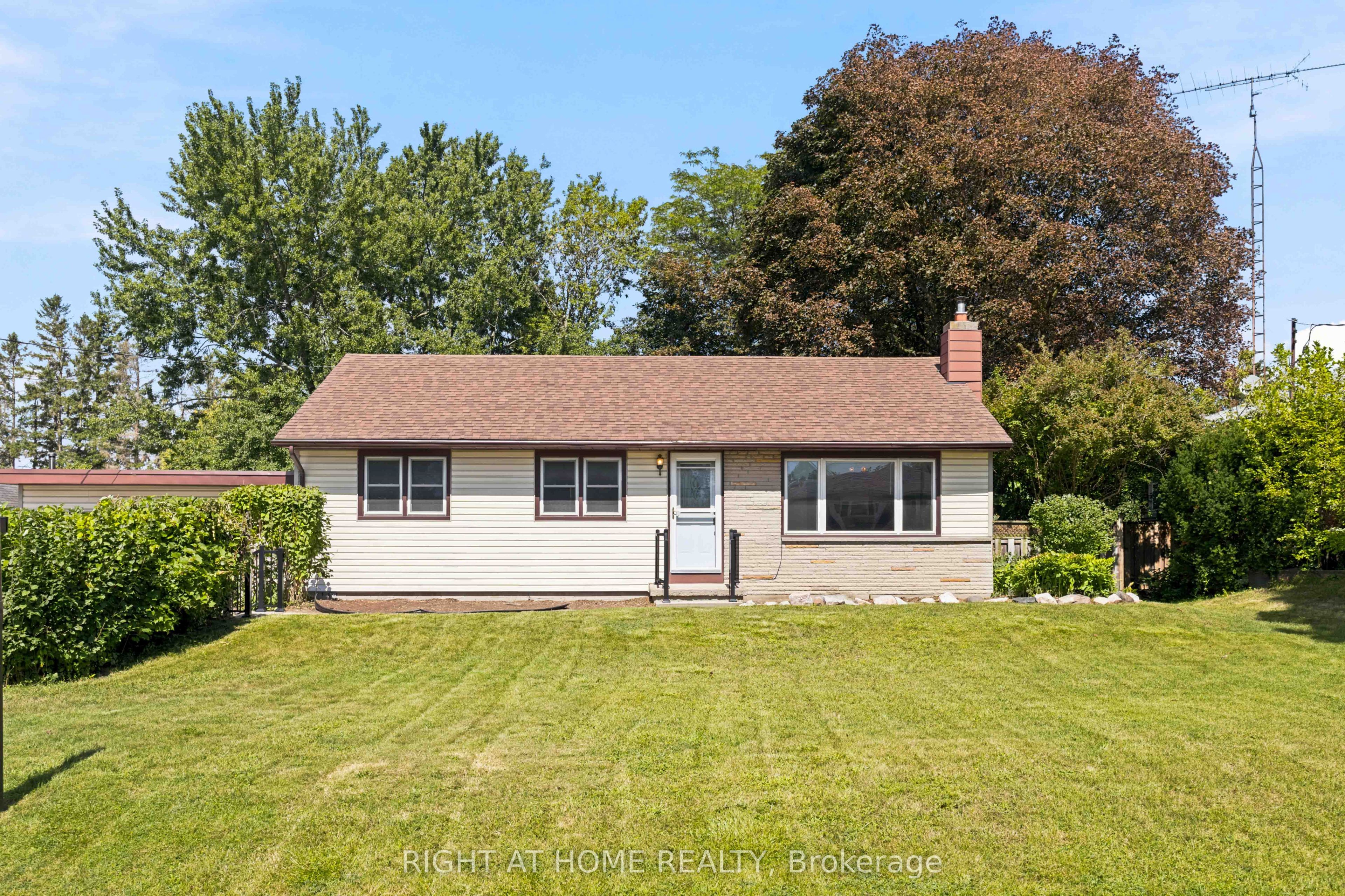 26 Phair Avenue, Clarington, ON L1E 2W5 photo 3