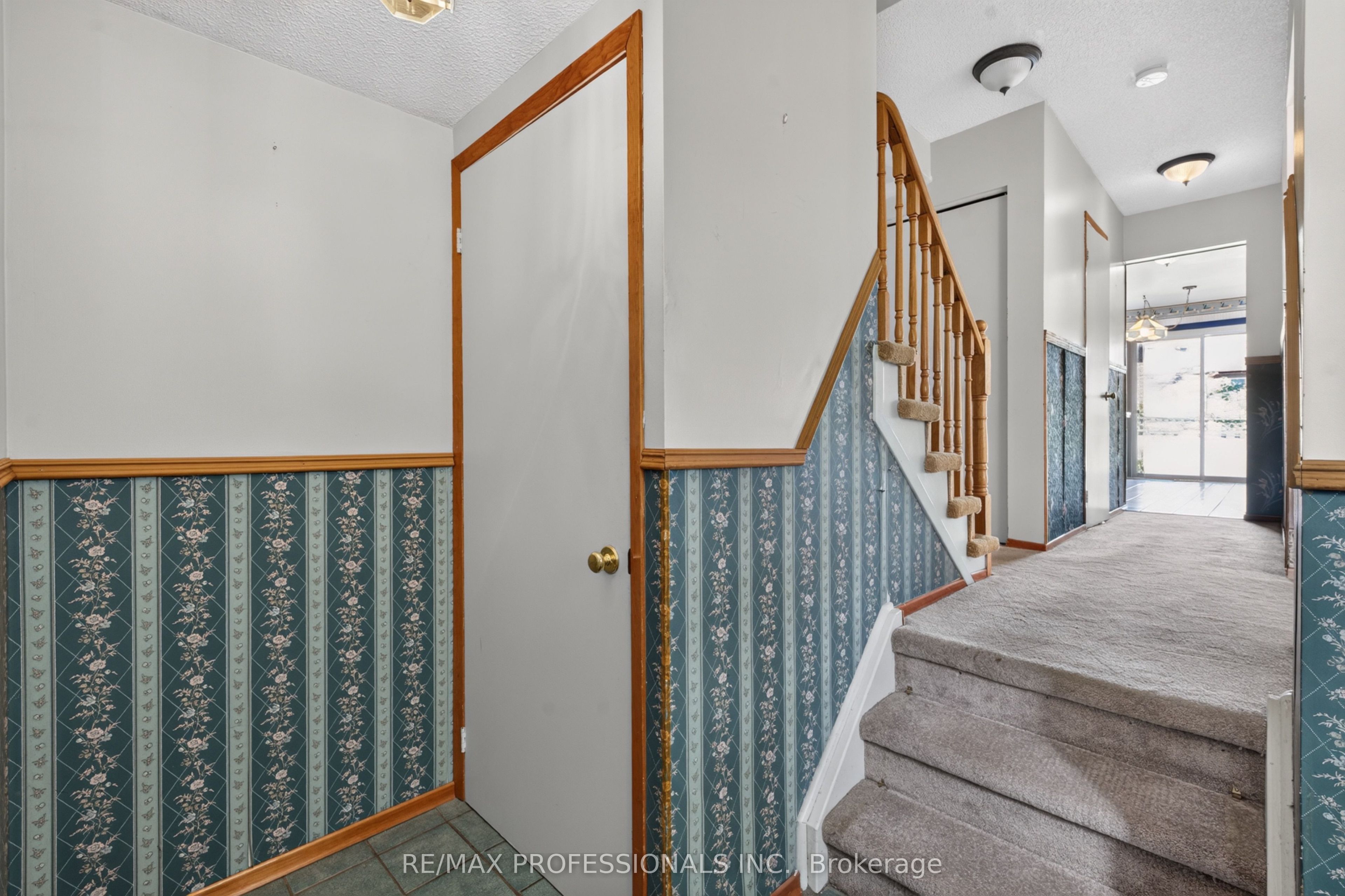1001 Redbird Crescent, Pickering, ON L1V 5K4 photo 4