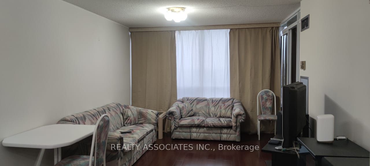 330 Alton Towers Circle 1903, Toronto, ON M1V 5H3 photo 2