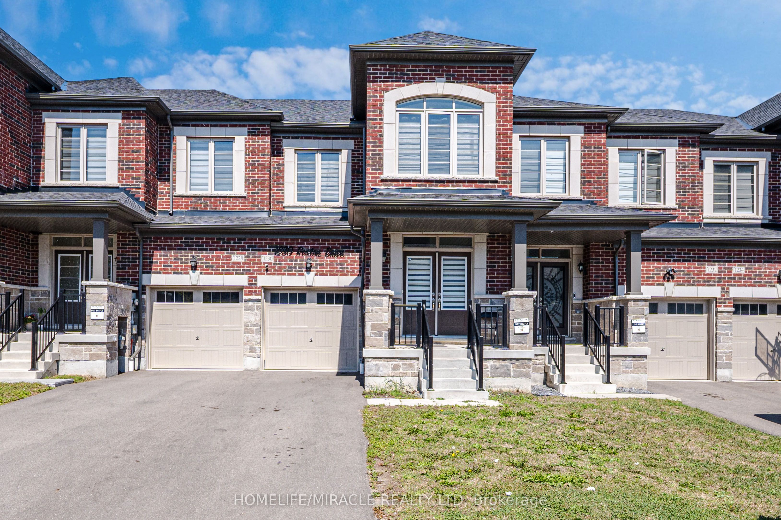 1230 Rexton Drive, Oshawa, ON L1L 0T3