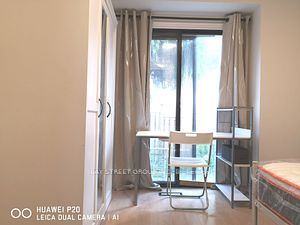 19 Crown Acres Court Main, Toronto, ON M1S 4W1 photo 5