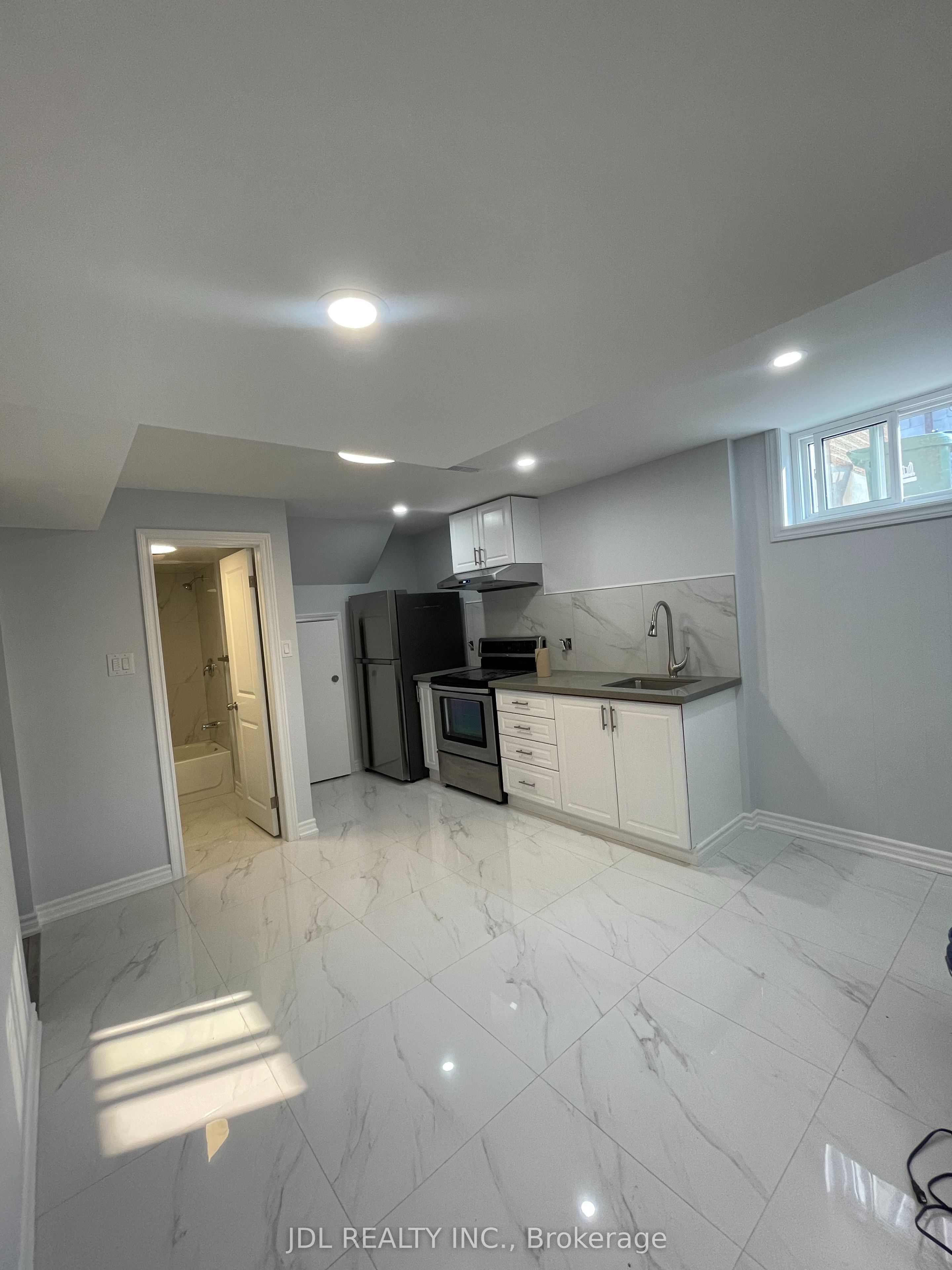 29 Summerglade Drive, Toronto, ON M1S 1W8 photo 3